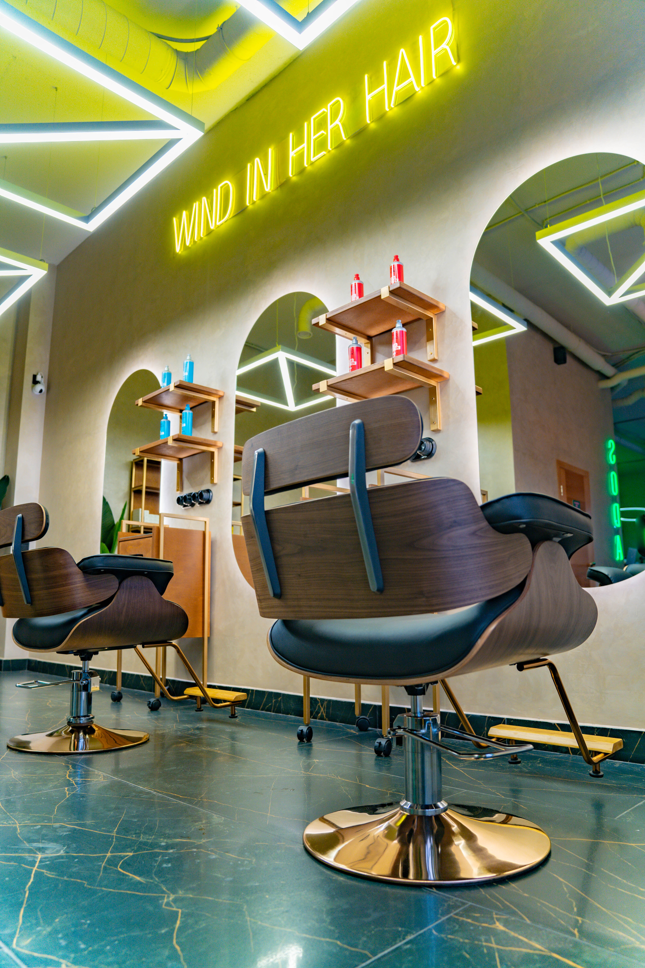 Салон красоты и маникюра SODA Трёхгорка. Фото и видео съёмка на заказ. VAU Studia. Москва