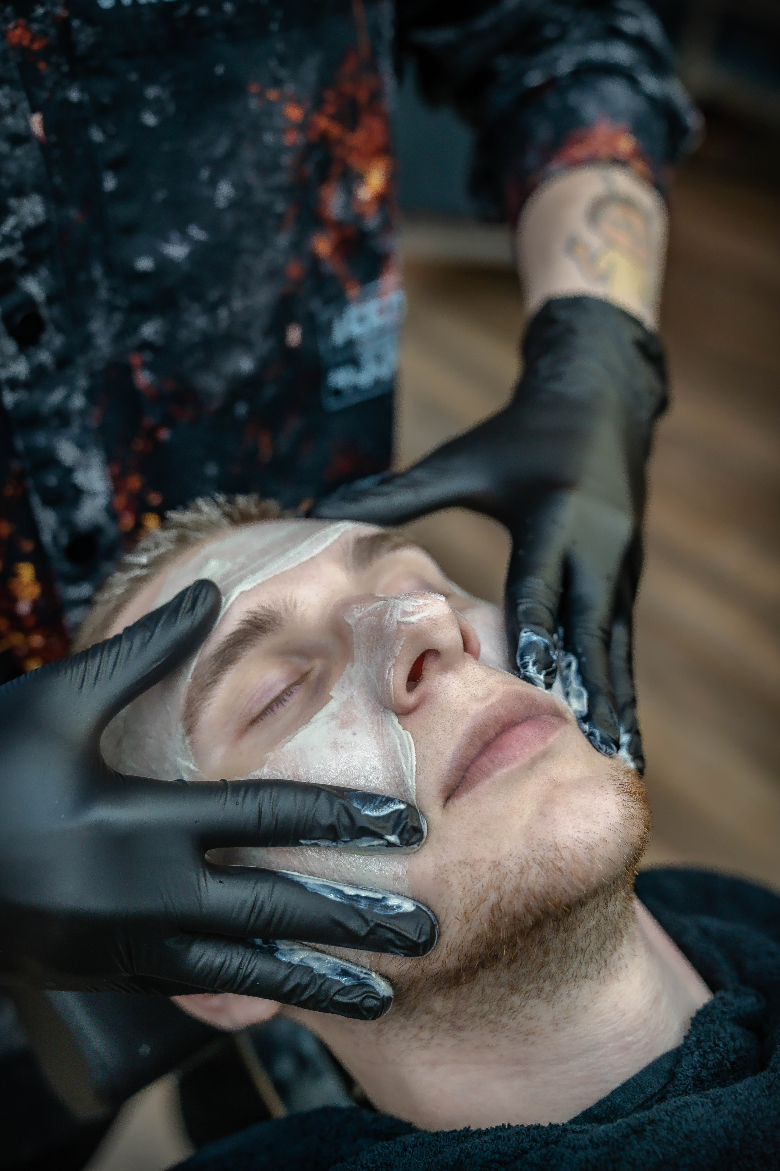 маска для лица в барбершопе