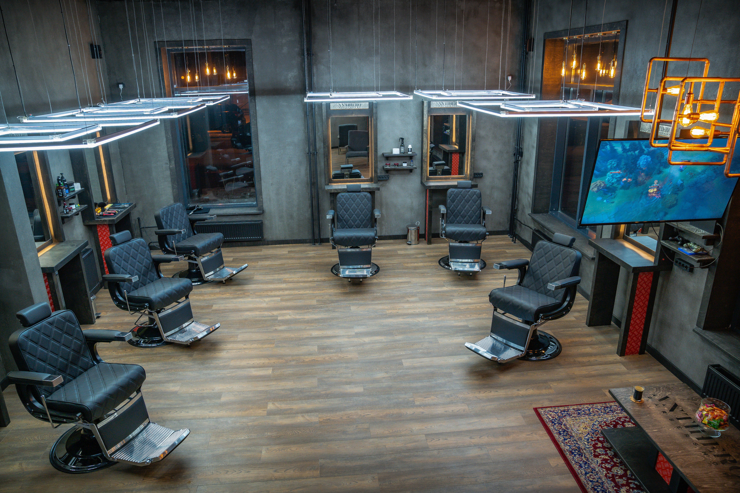 зал барбершоав вид сверху