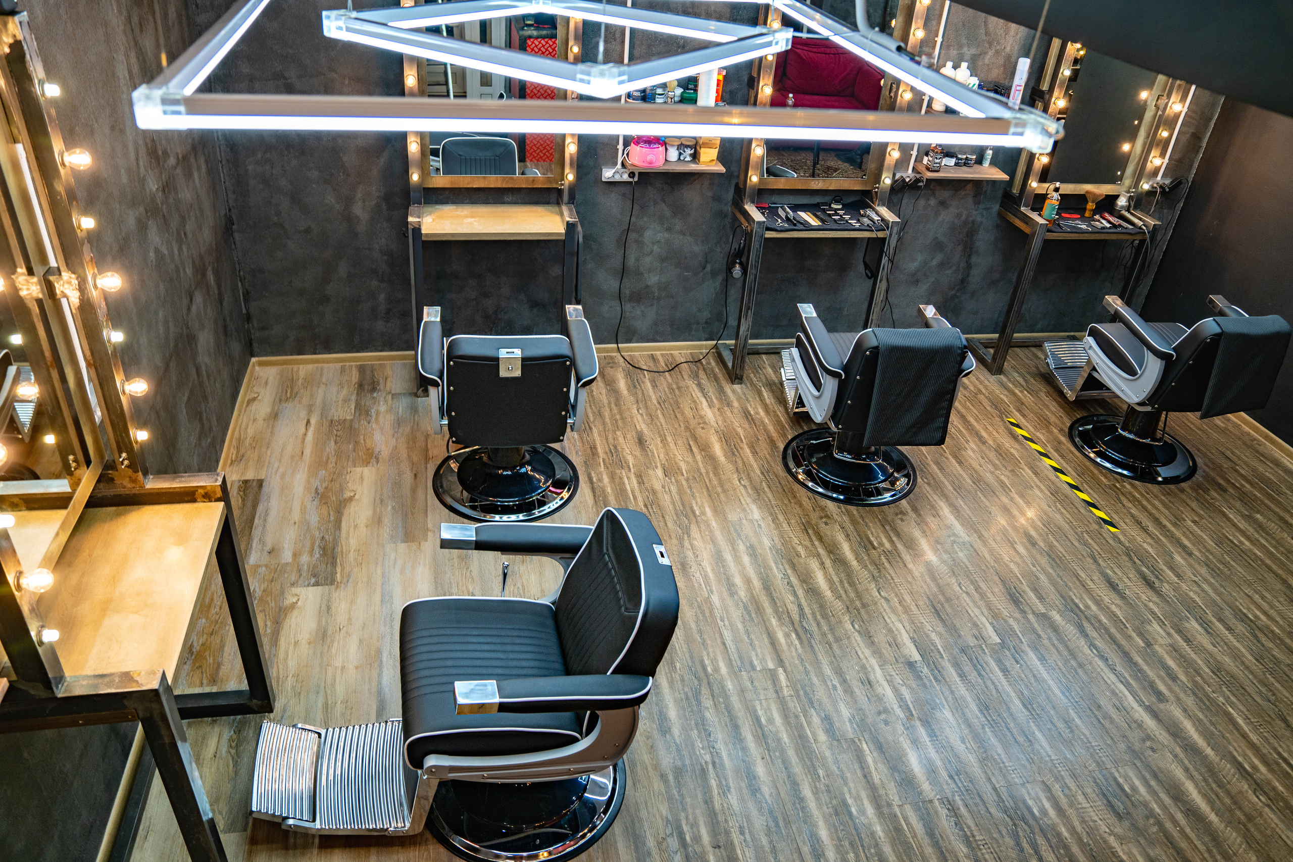 барбершоп зал вид сверху