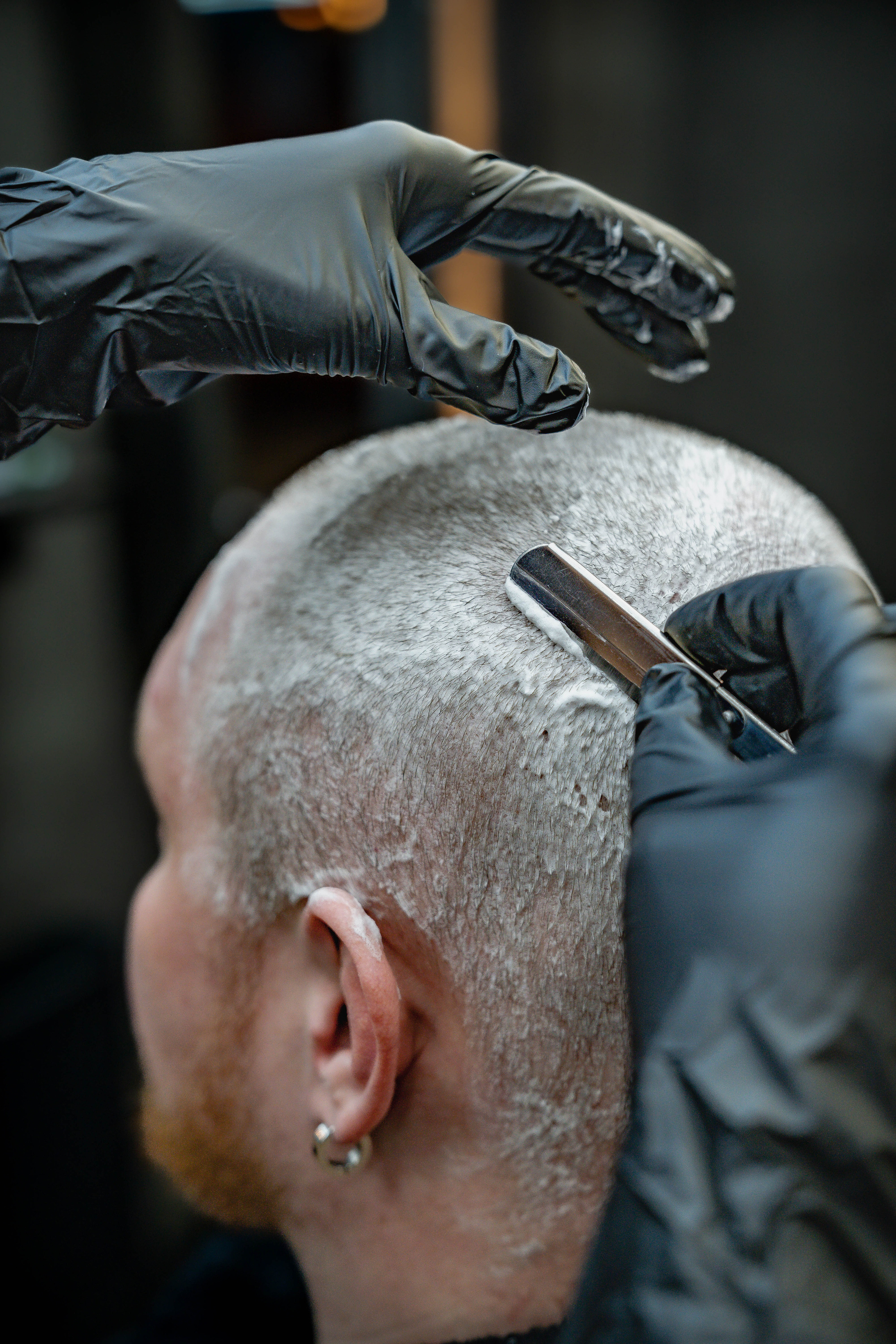 бритьё головы опасной бритвой