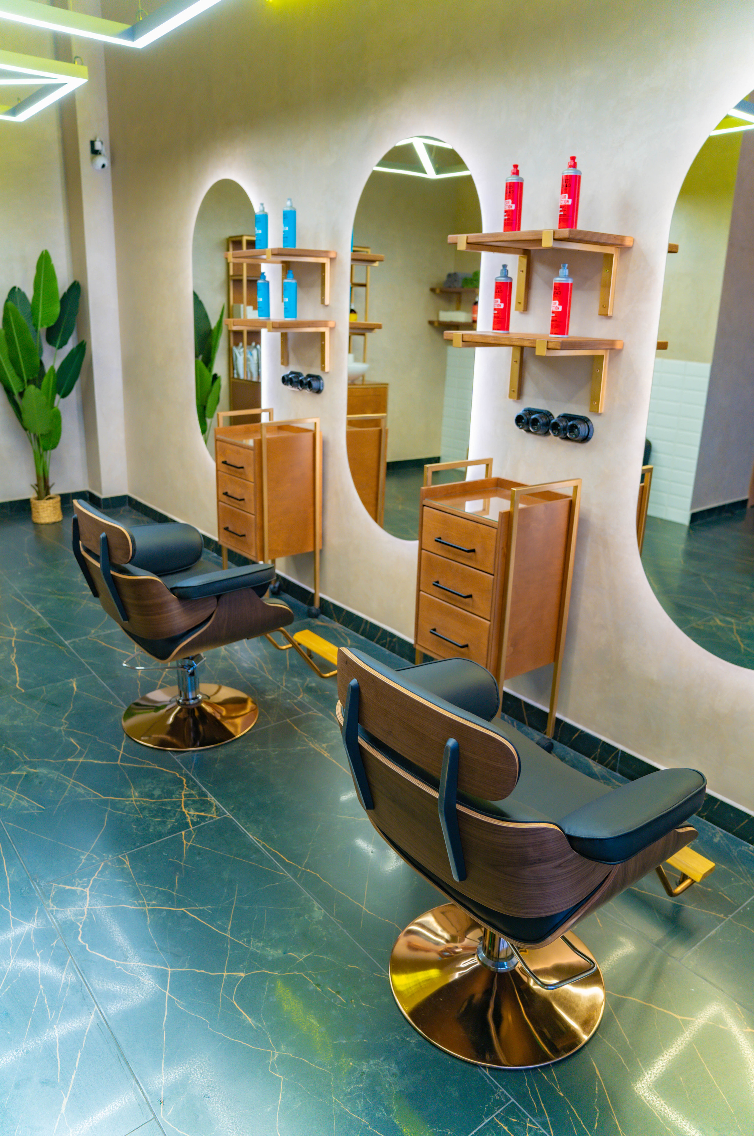 Салон красоты и маникюра SODA Трёхгорка. Фото и видео съёмка на заказ. VAU Studia. Москва