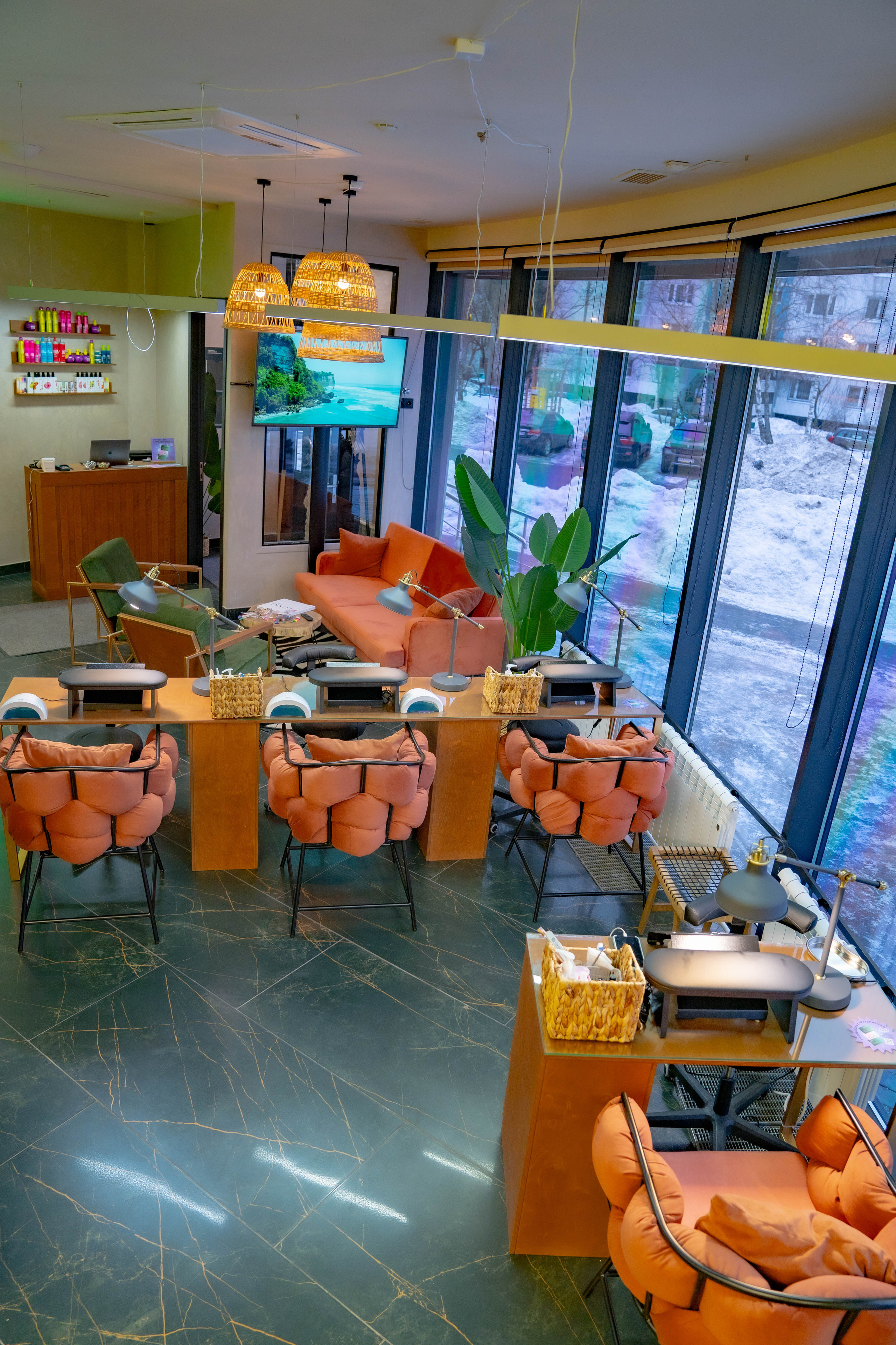 Салон красоты и маникюра SODA Алтуфьево. Фото и видео съёмка на заказ. VAU Studia. Москва