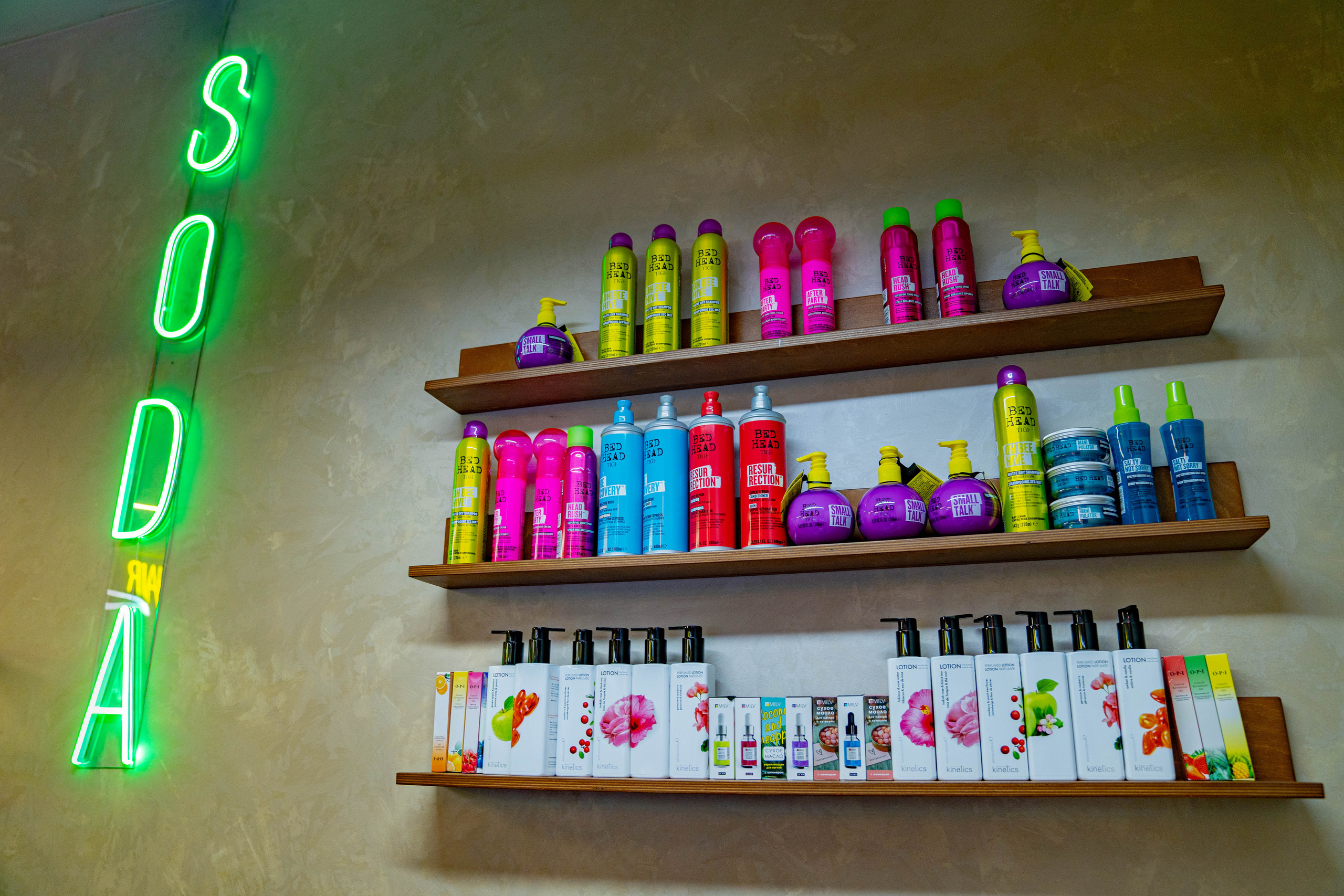 Салон красоты и маникюра SODA Алтуфьево. Фото и видео съёмка на заказ. VAU Studia. Москва