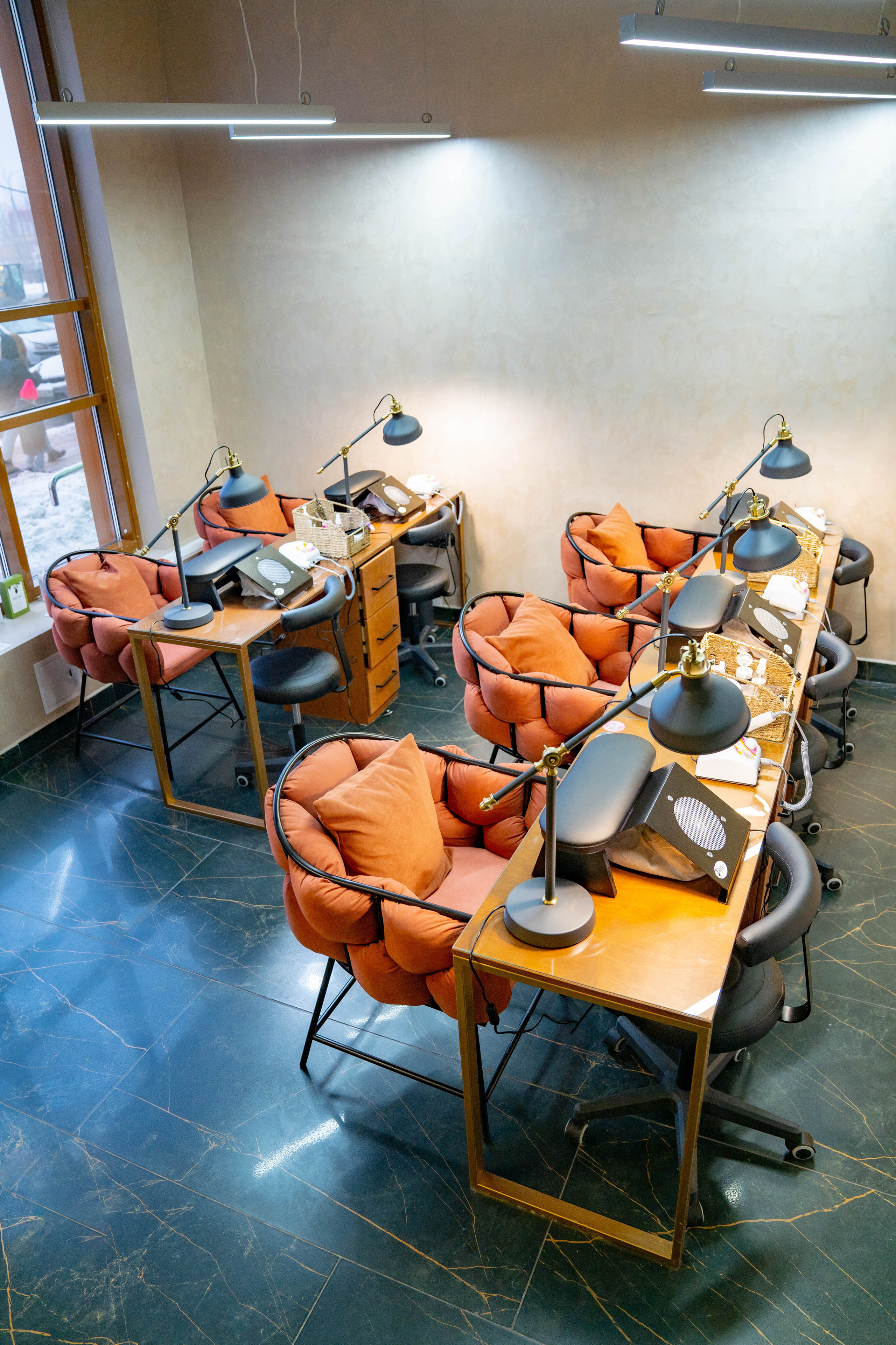 Салон красоты и маникюра SODA Трёхгорка. Фото и видео съёмка на заказ. VAU Studia. Москва