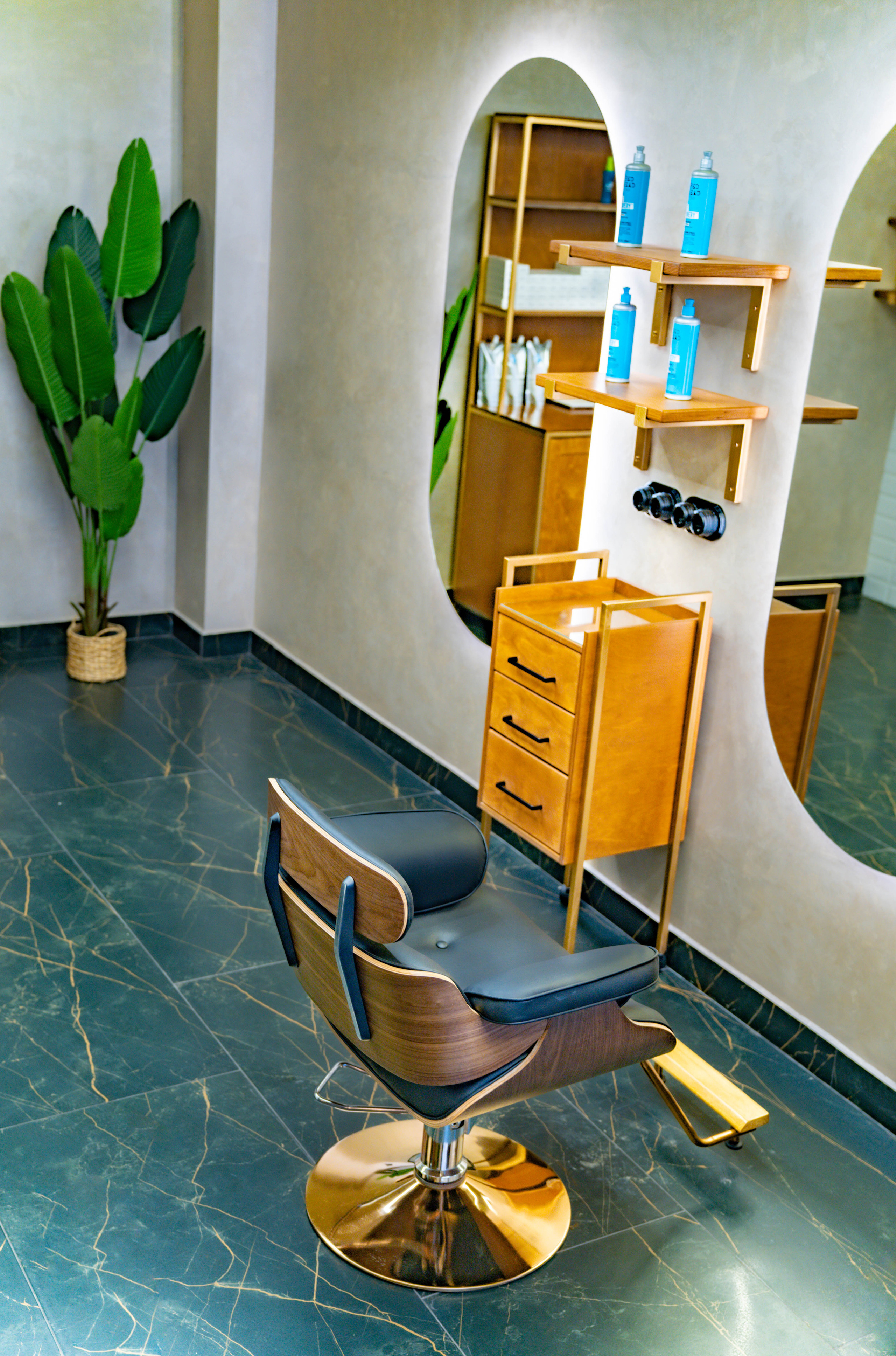 Салон красоты и маникюра SODA Трёхгорка. Фото и видео съёмка на заказ. VAU Studia. Москва