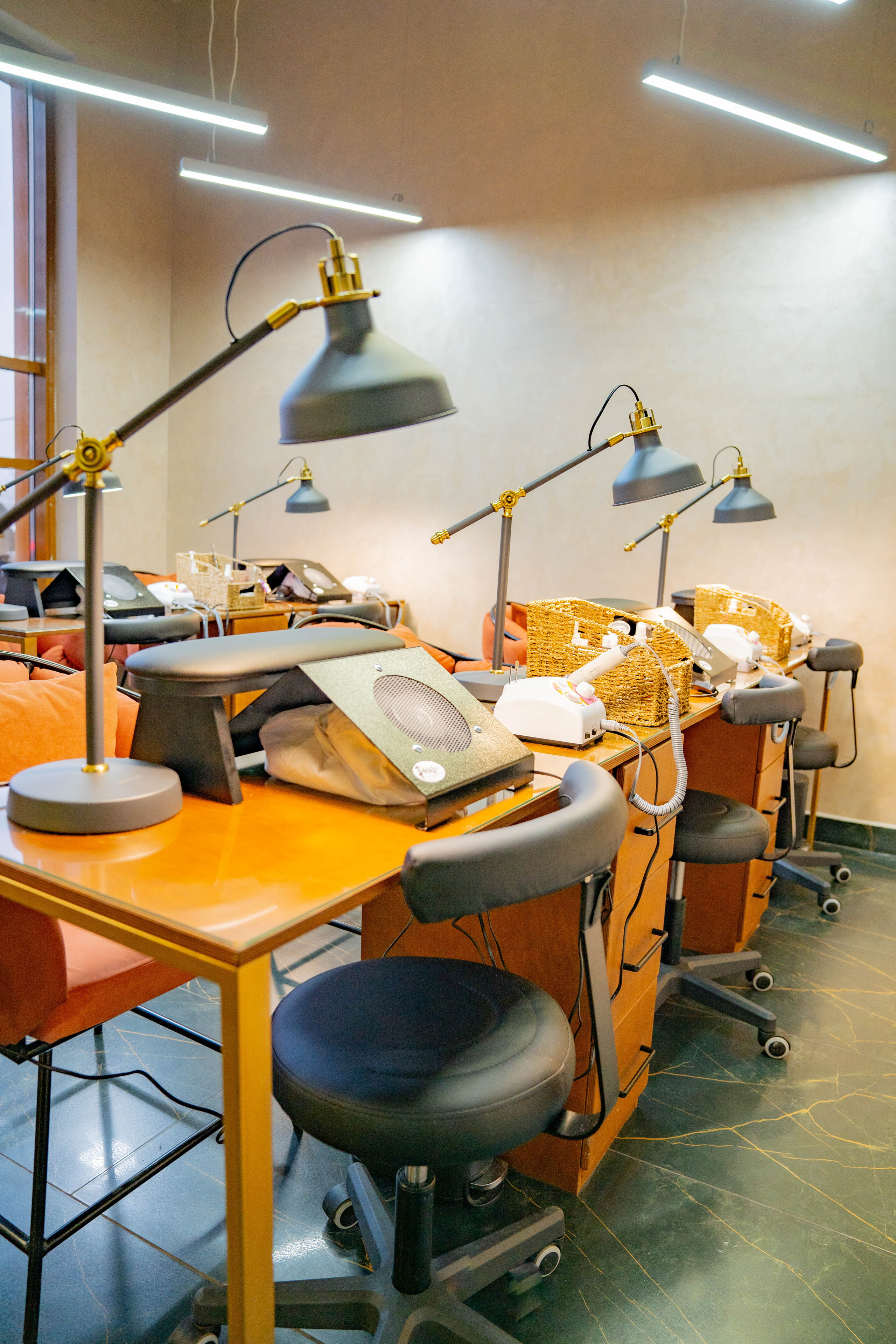 Салон красоты и маникюра SODA Трёхгорка. Фото и видео съёмка на заказ. VAU Studia. Москва