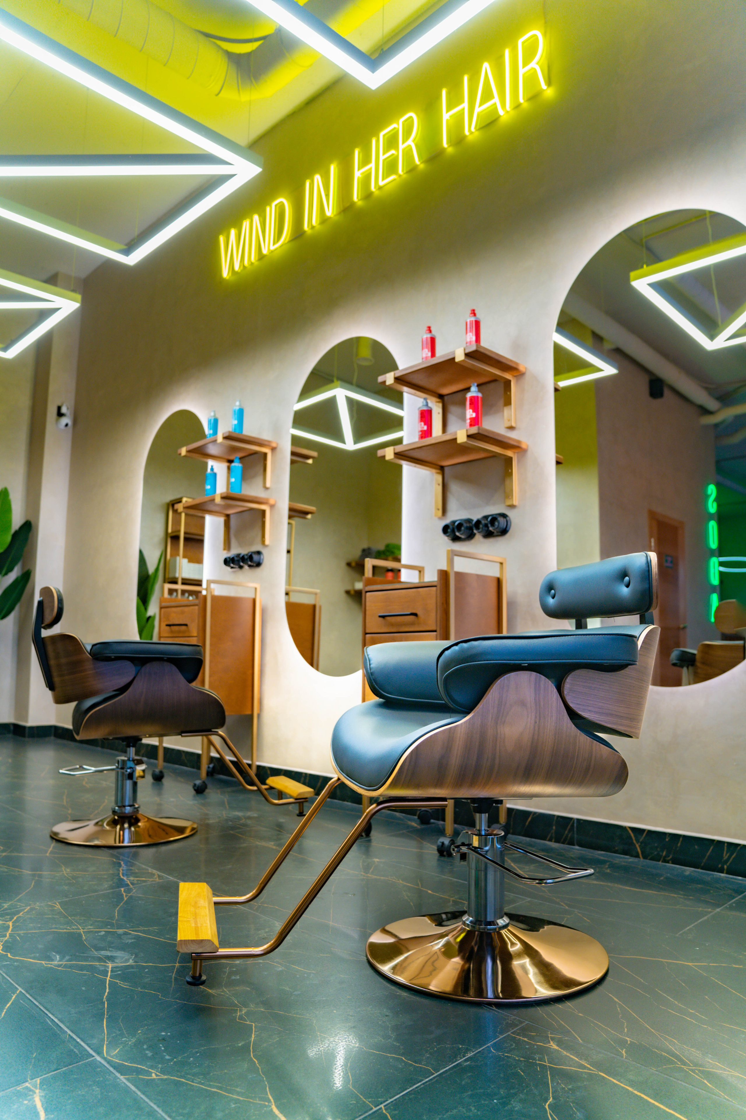 Салон красоты и маникюра SODA Трёхгорка. Фото и видео съёмка на заказ. VAU Studia. Москва