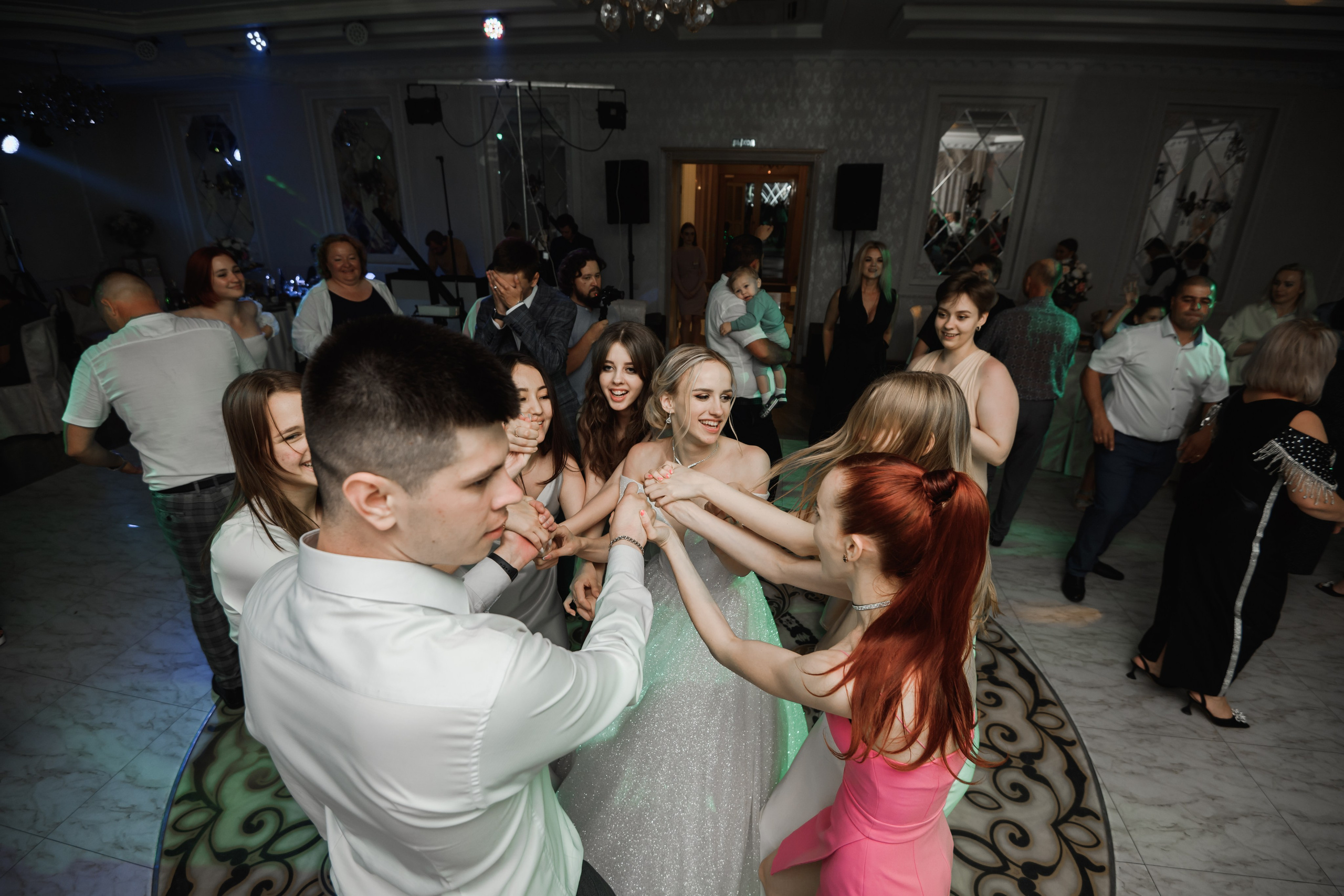 B & A. Свадебный фотограф в г. Астрахань. Так же выезжаю в другие города