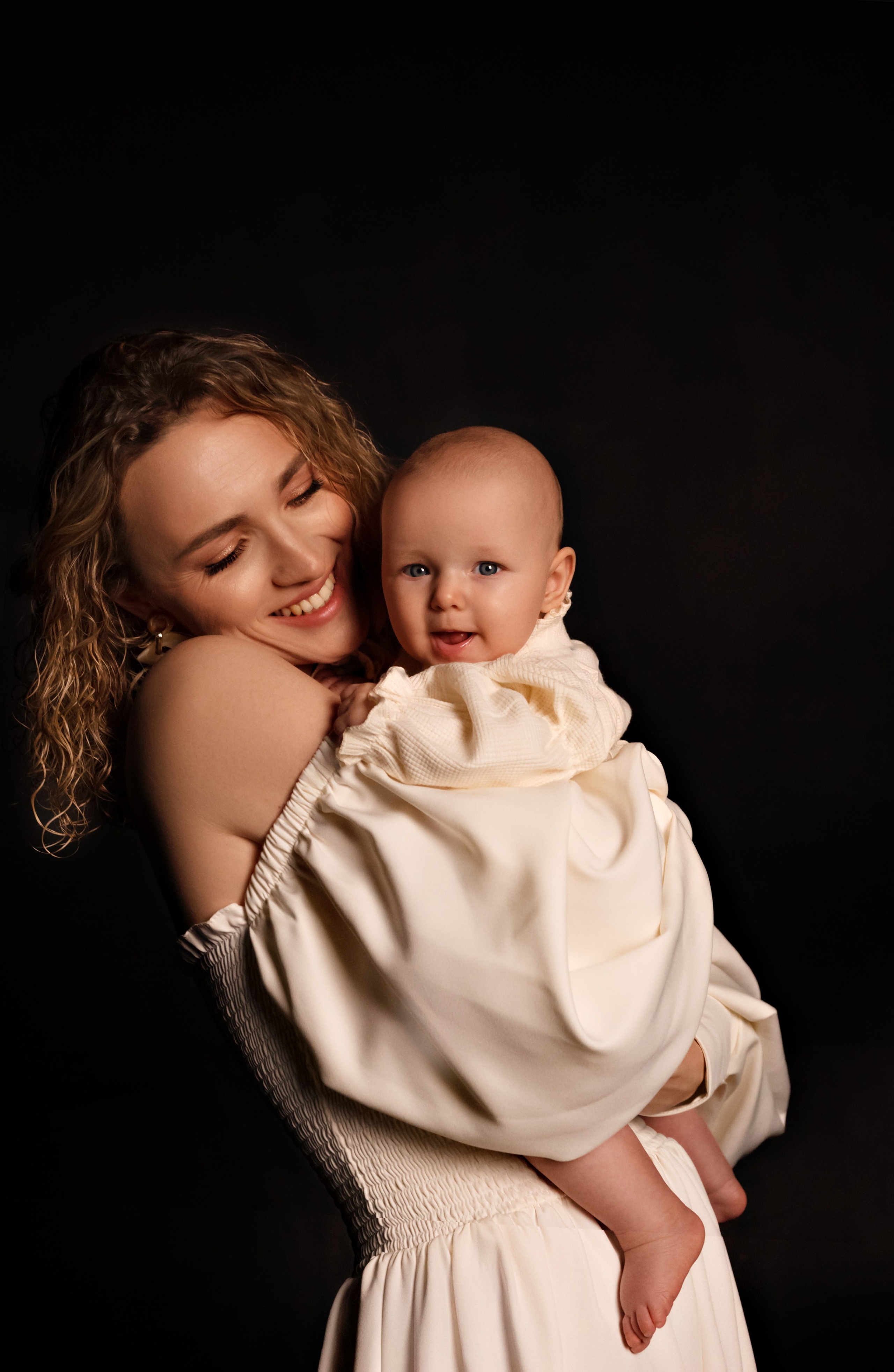 Материнство Лиза и Кира. Фотограф беременности и ньюборн в Ростове-на-Дону