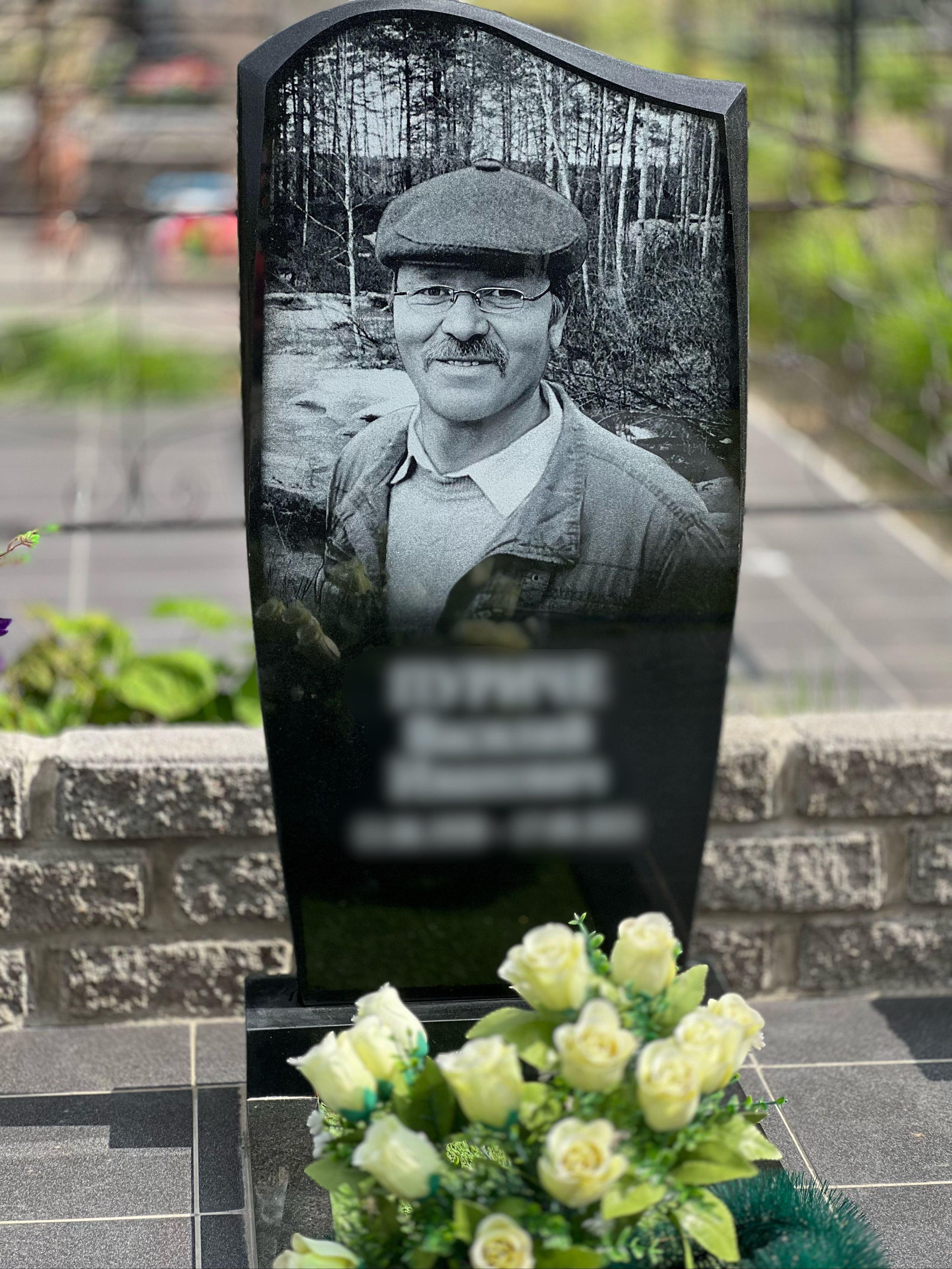 Гравировка от наших художников. ГРАНИТ26 Ритуальные услуги Железногорск. Благоустройство могил, продажа памятников