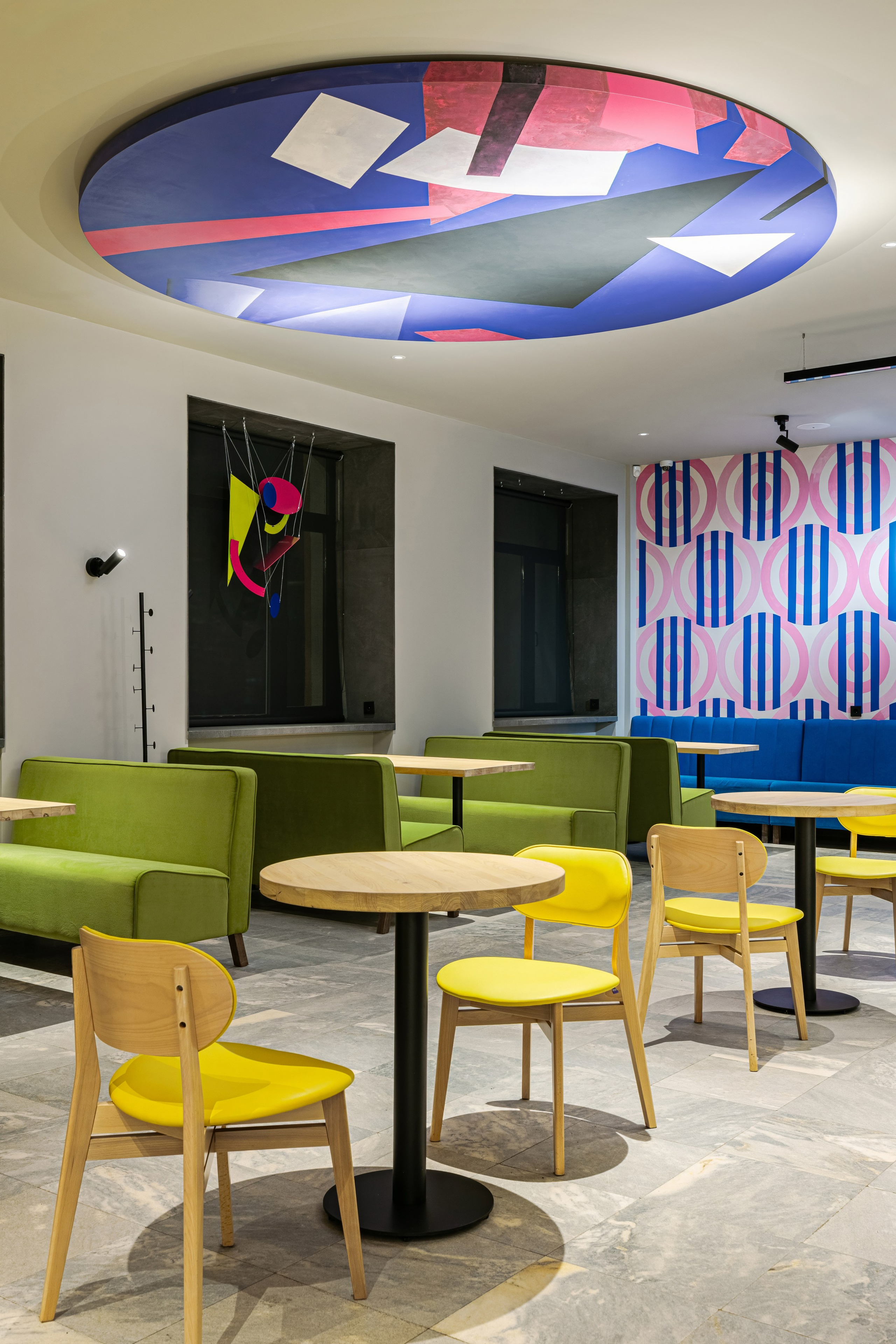 Столовая «Миска», г. Сыктывкар. Дизайнер Евгения Вылегжанина. Иван Благушин. Интерьерный и архитектурный фотограф в Москве и Санкт-Петербурге