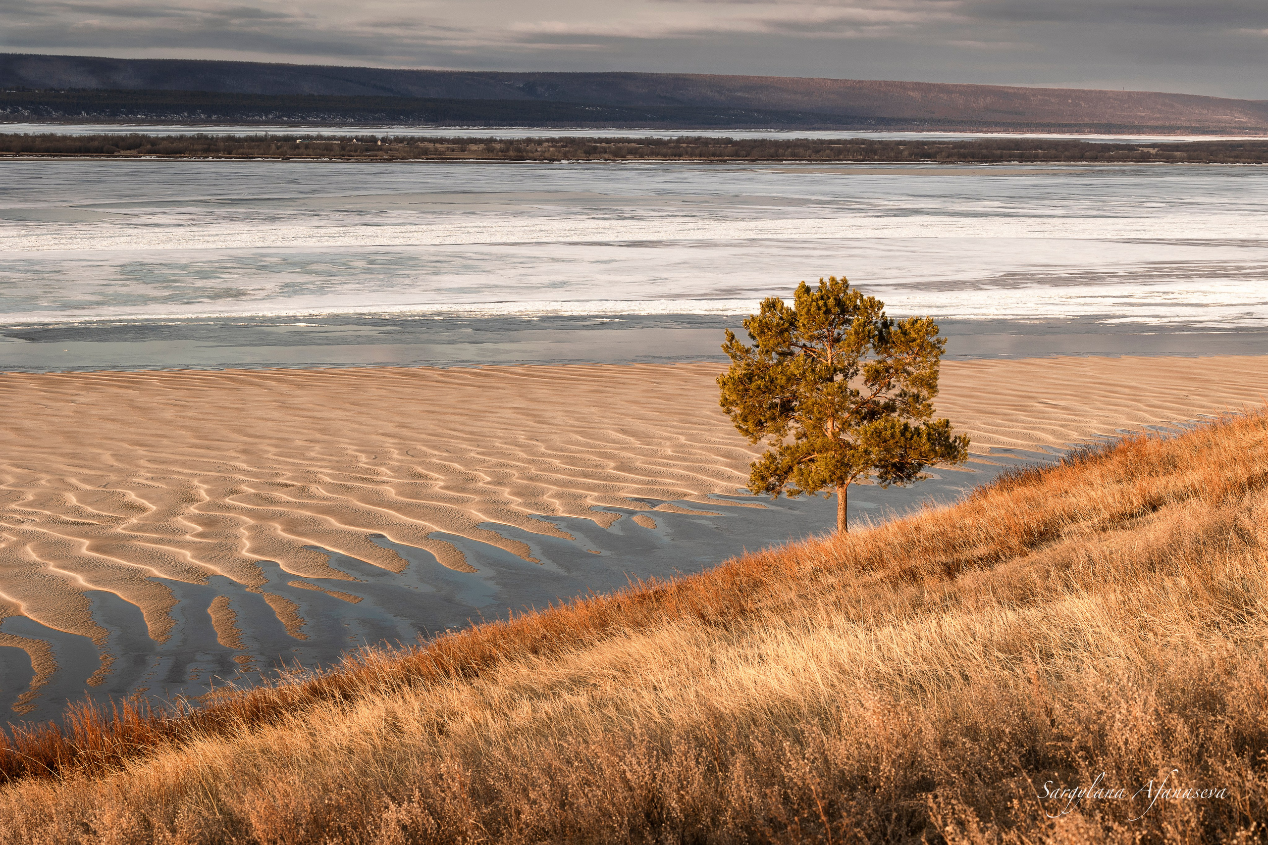 ПЕЙЗАЖ И ЛЮДИ. Саргылана Афанасьева