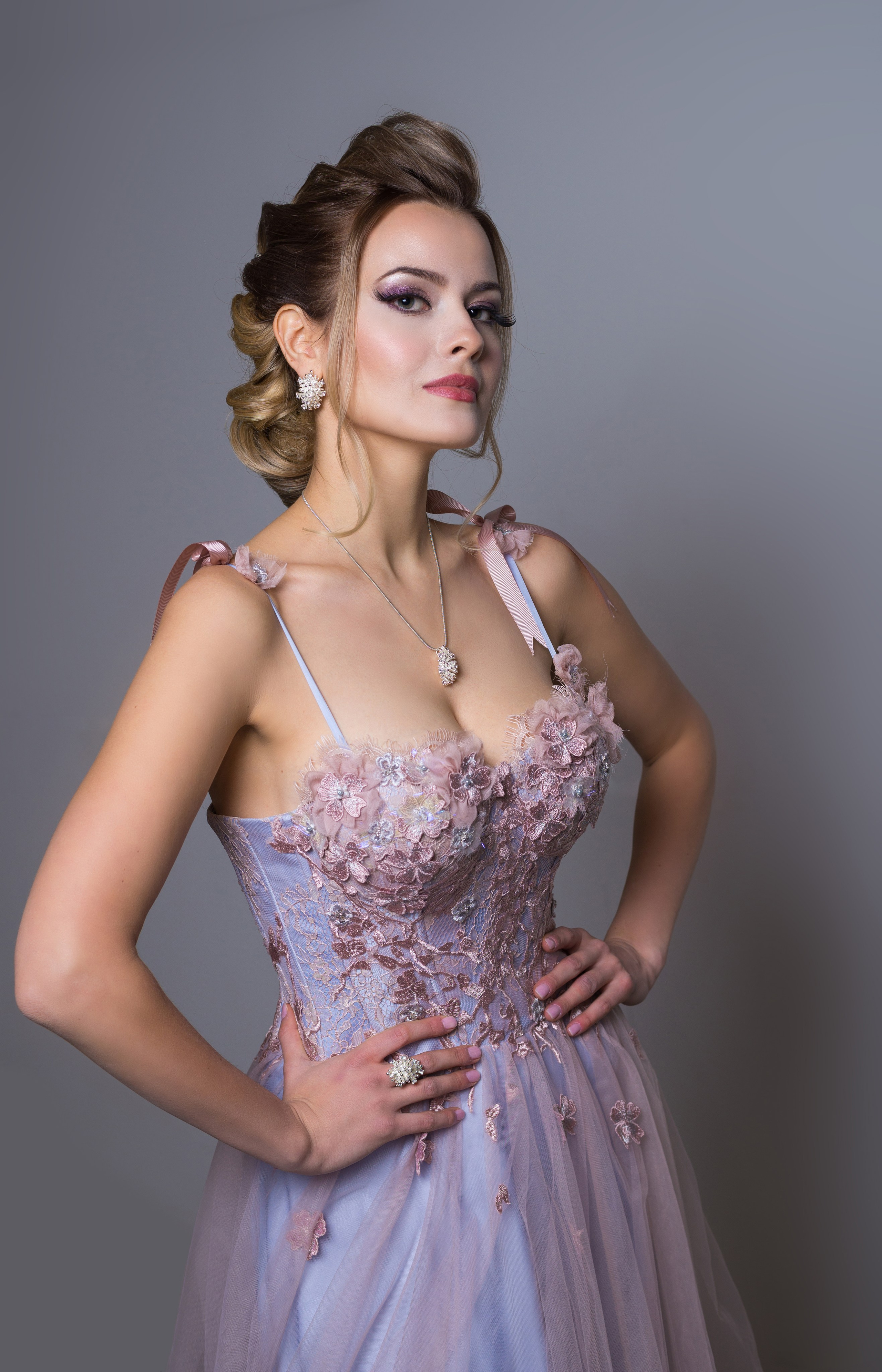 Портреты в студии. Фотограф Максим Мицун. Портрет, свадьба, репортаж, каталог