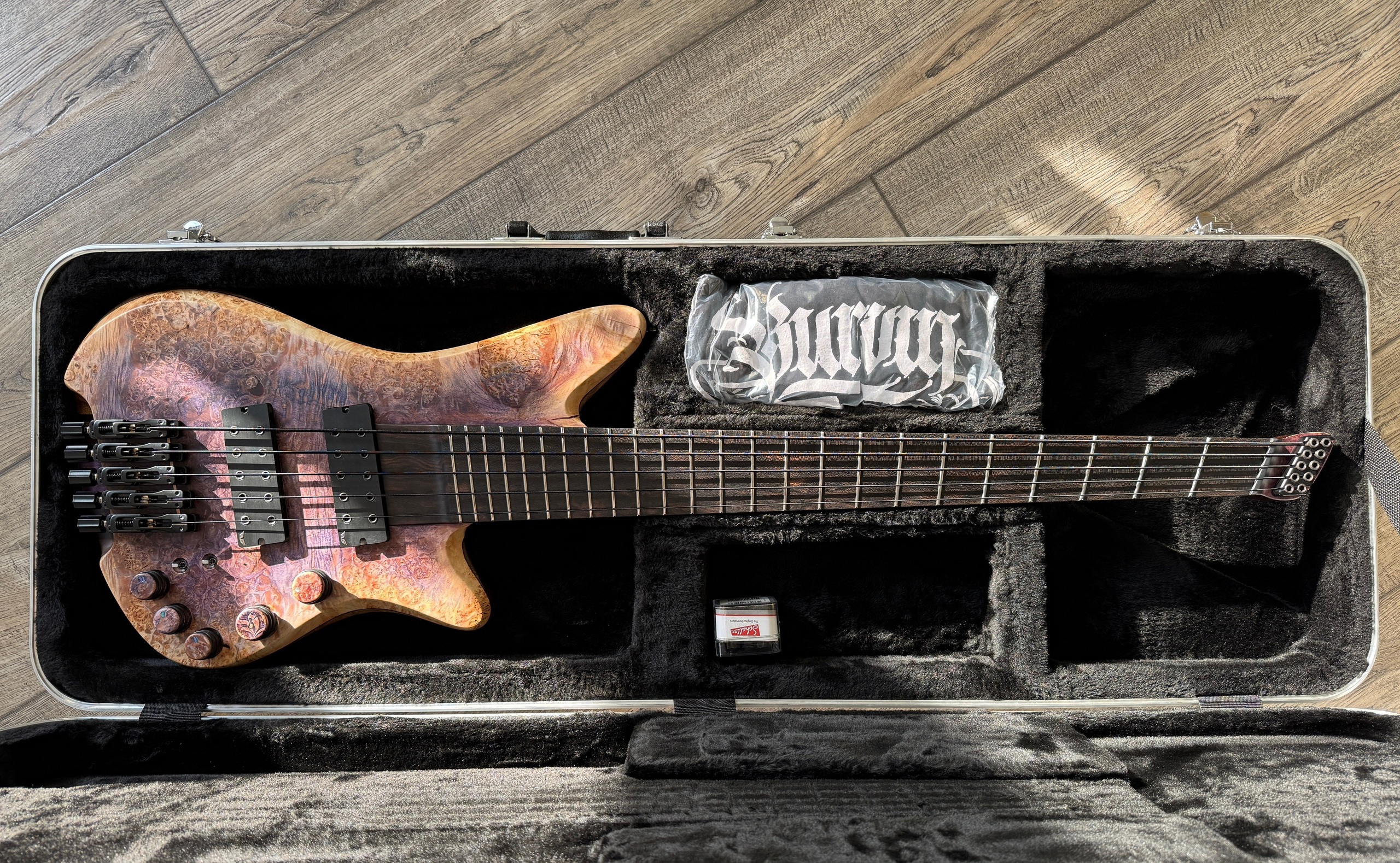 Сomments. Master of making guitars and basses to order