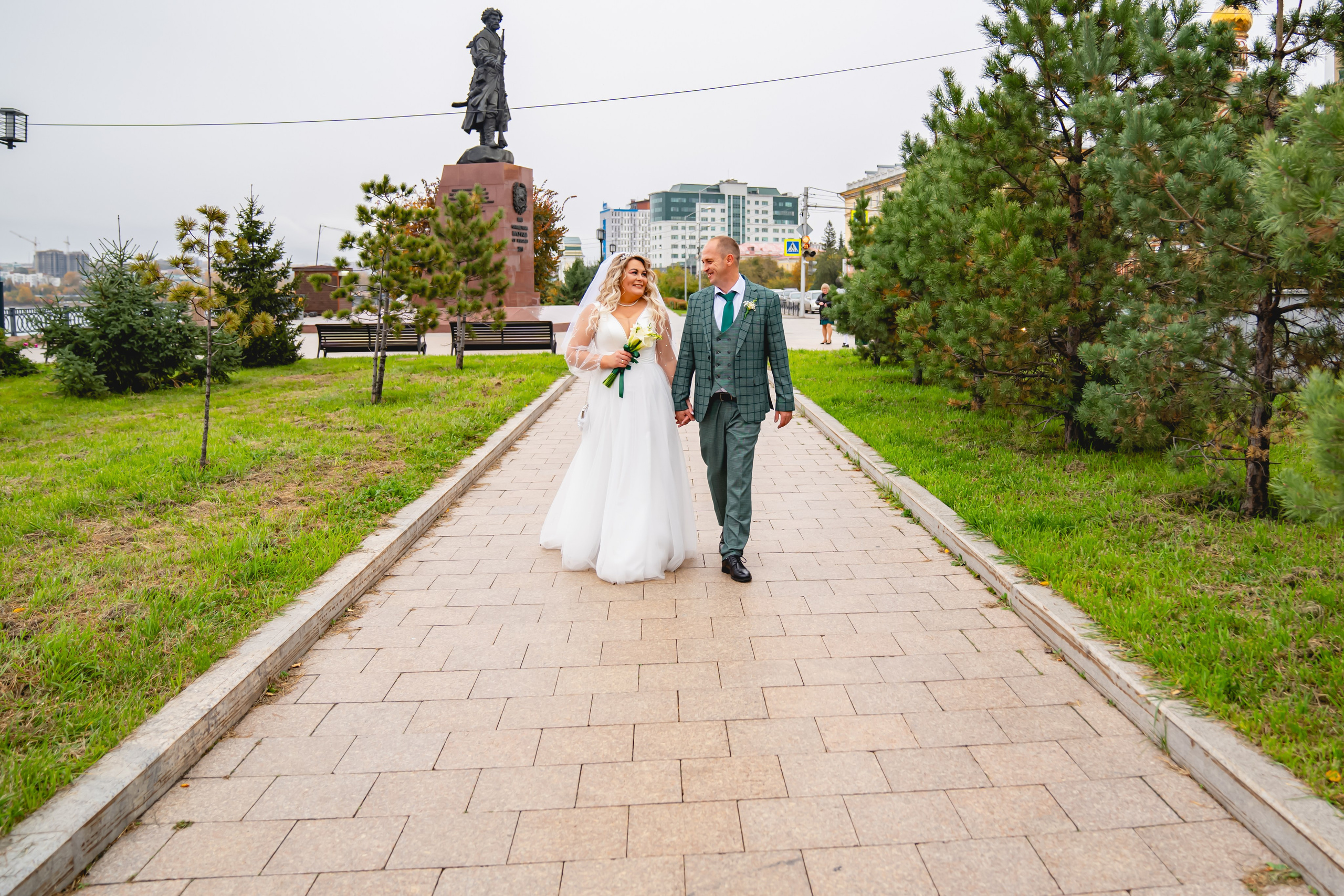 Осенняя Свадьба 2024. Занимаюсь профессиональной фотографией и живу рядом с Байкалом. Работаю в разных жанрах