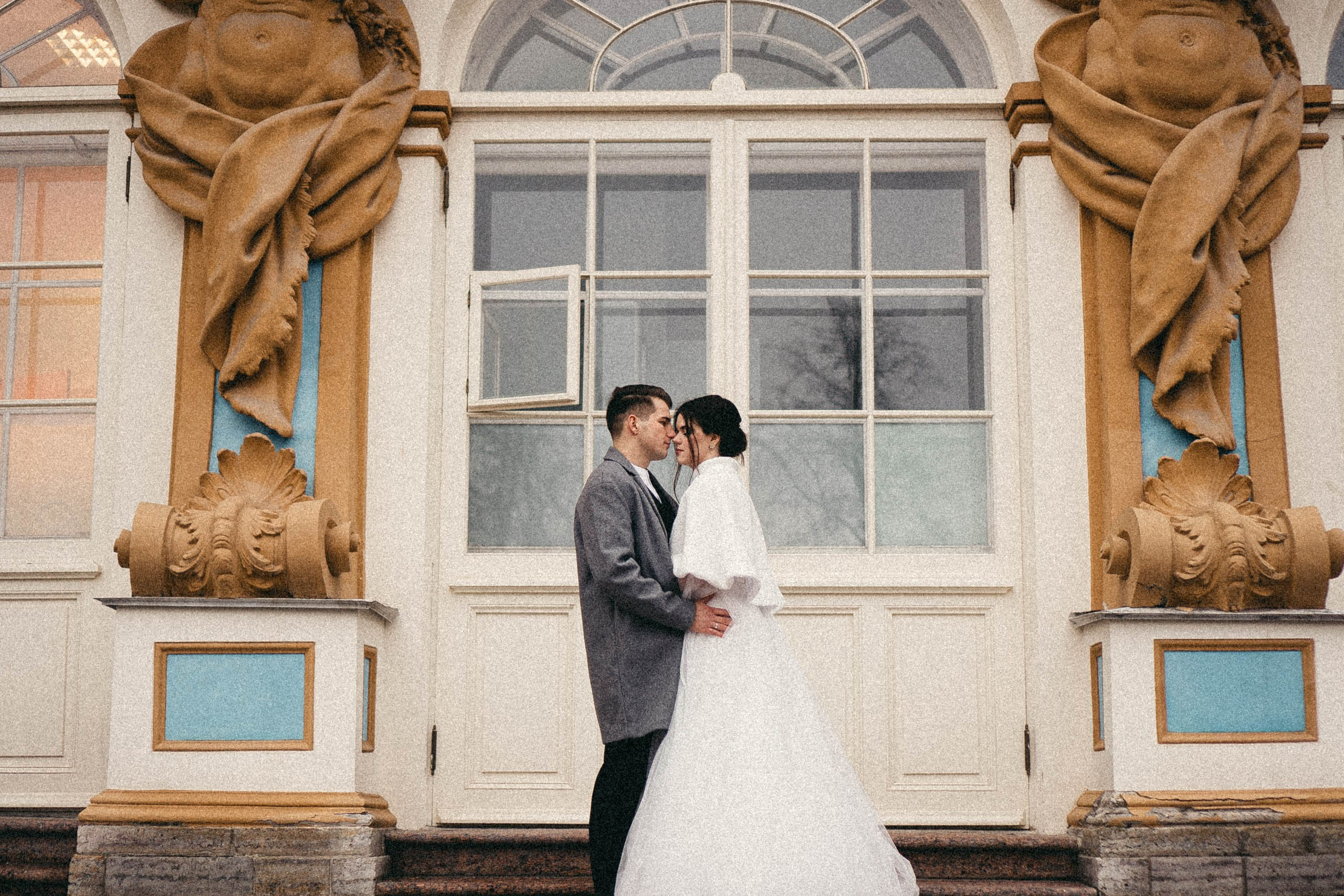 СВАДЕБНАЯ СЬЕМКА ПАРЫ В ГОРОДЕ ПУШКИН В ПАРКЕ ЕКАТЕРИНЕНСКОМ В НОЯБРЕ. Профессиональный фотограф, Санкт-Петербург — Виктория Богомолова