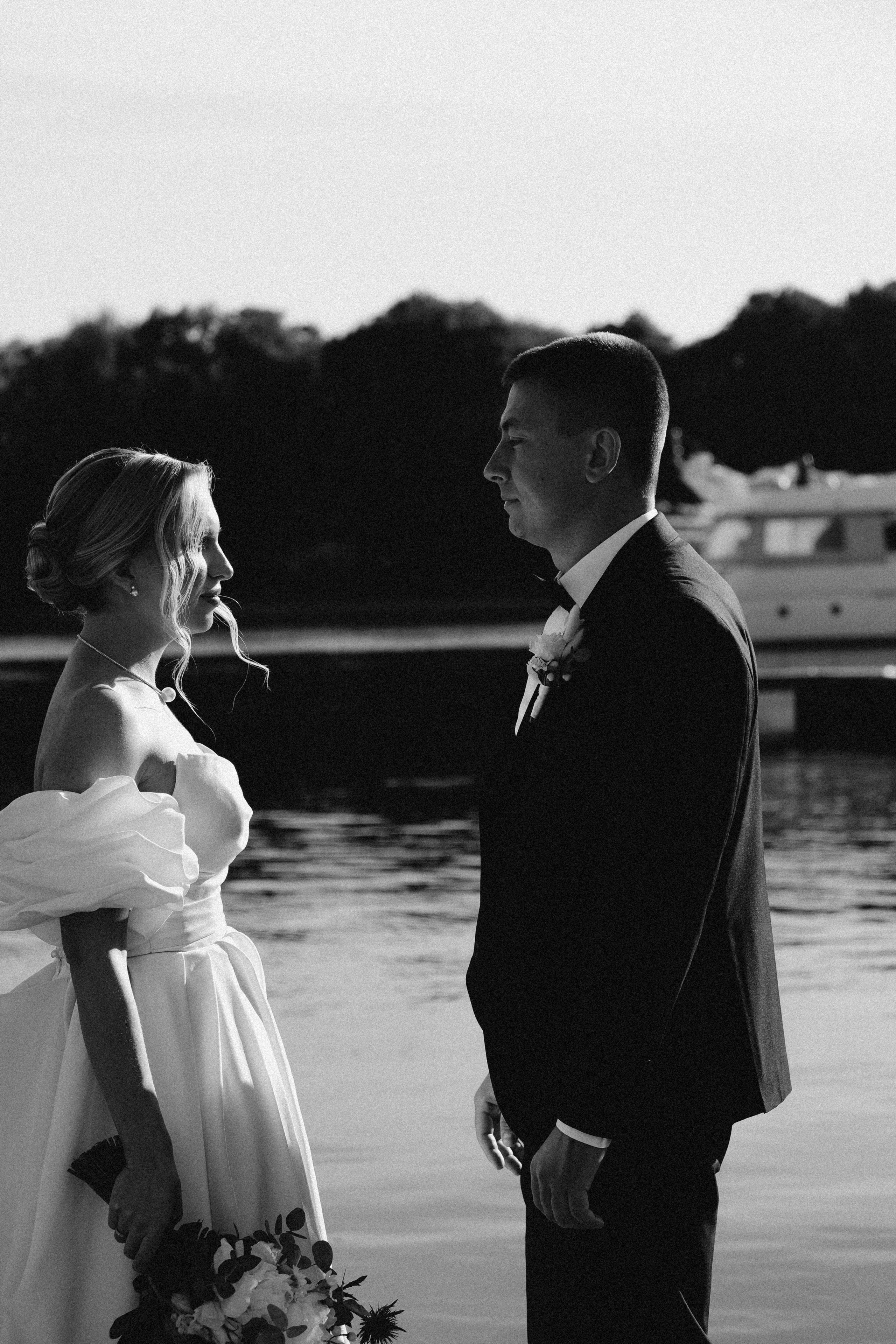 СВАДЕБГНАЯ ПРОГУЛКА ПО КАНАЛ САНКТ-ПЕТЕРБУРГА НА КАТЕРЕ. Профессиональный фотограф, Санкт-Петербург — Виктория Богомолова