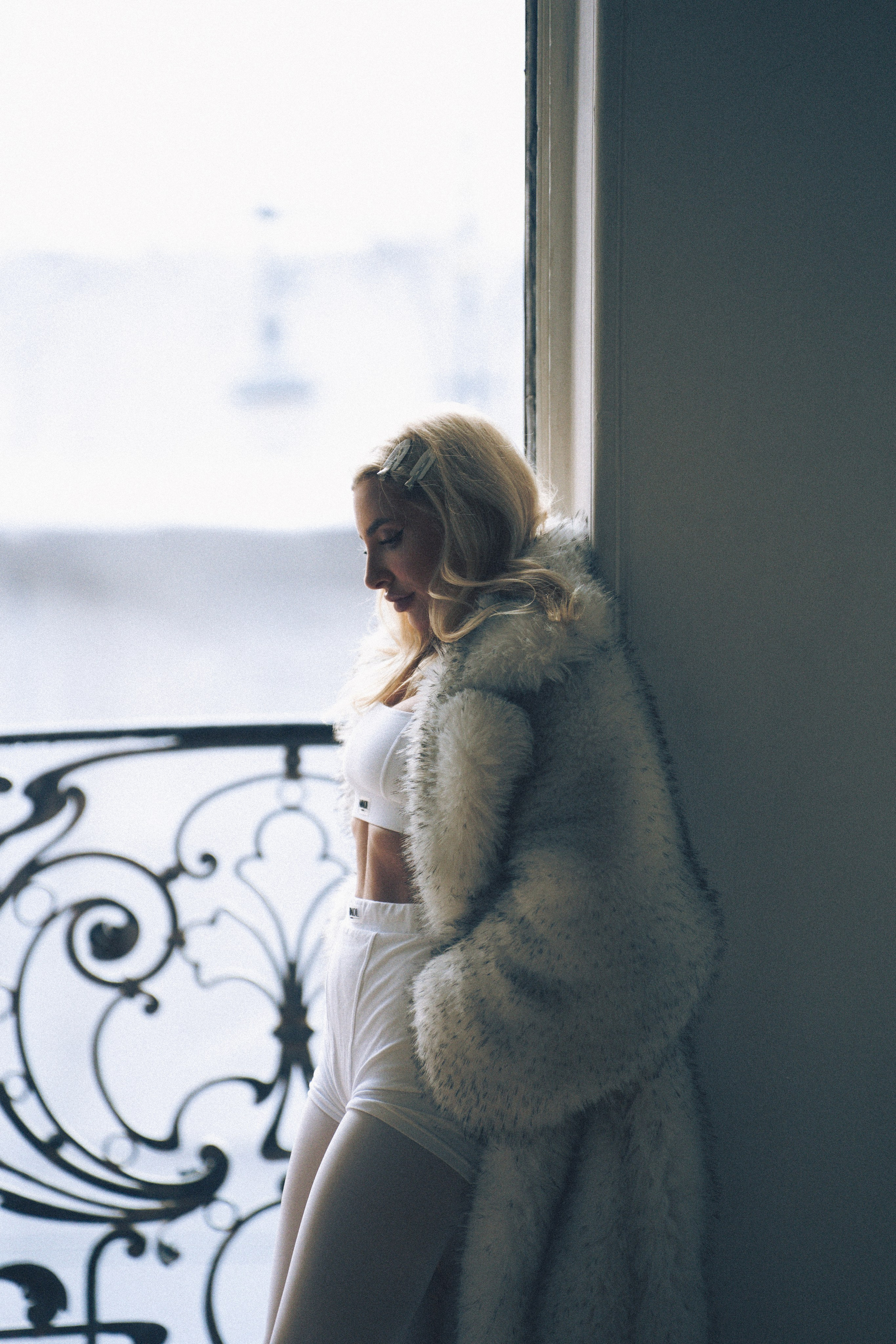 МИНИМАЛИЗМ В СТУДИИ НА ЧЕРНЫШЕВСКОЙ В СТУДИИ С БАЛКОНОМ. Профессиональный фотограф, Санкт-Петербург — Виктория Богомолова