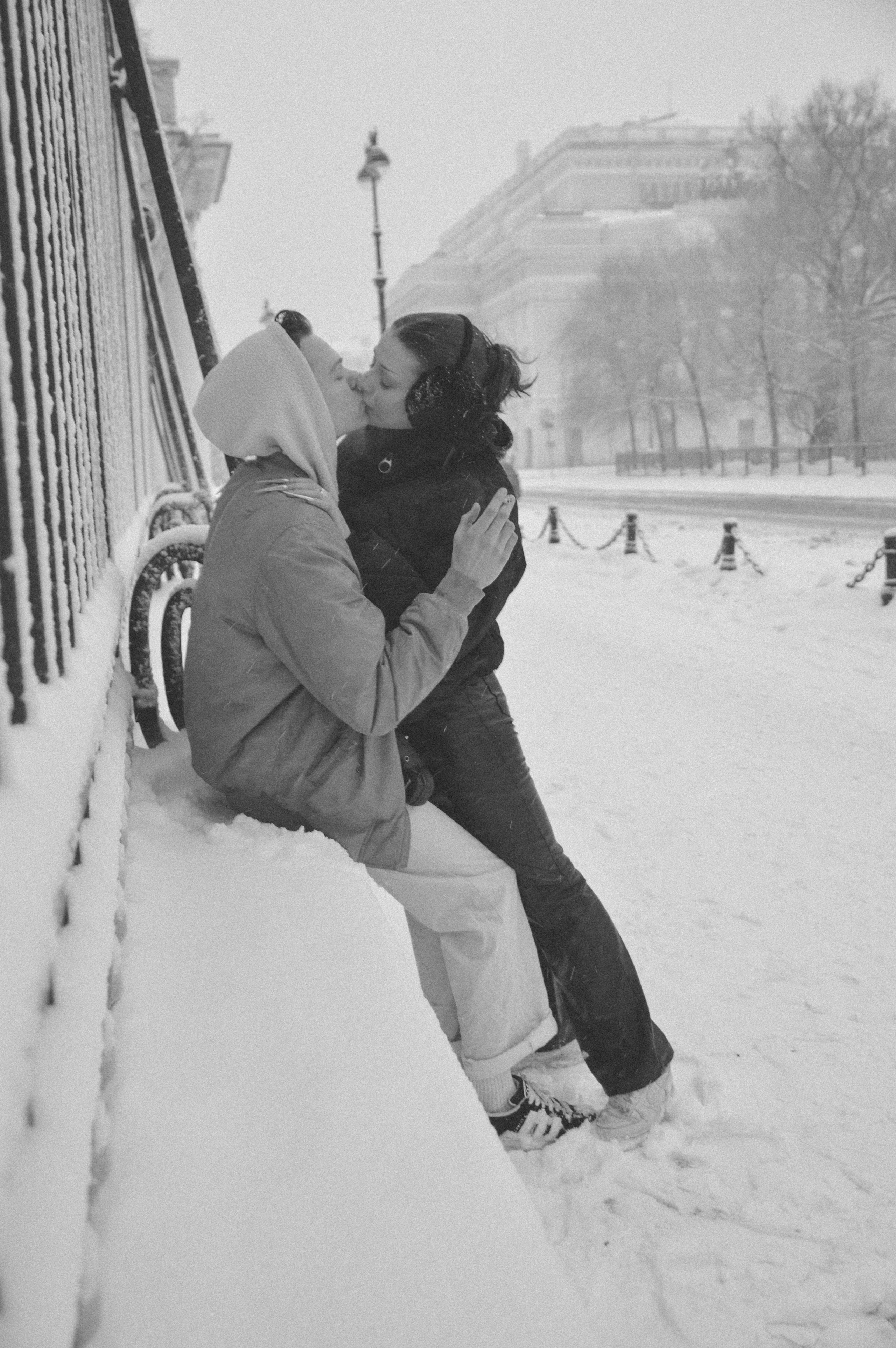 Под снегом. Питерский фотограф