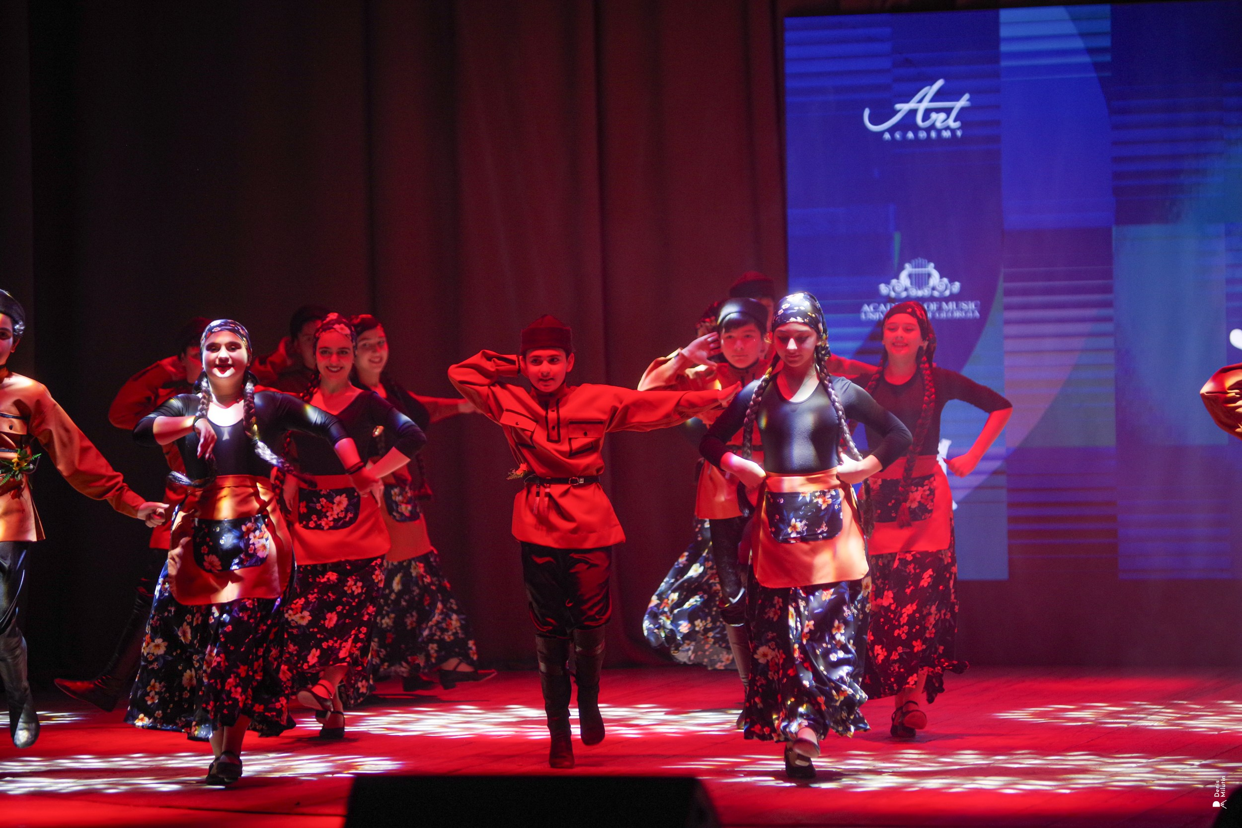 Танцы в Хоби. Портретный фотограф Денис Милютин