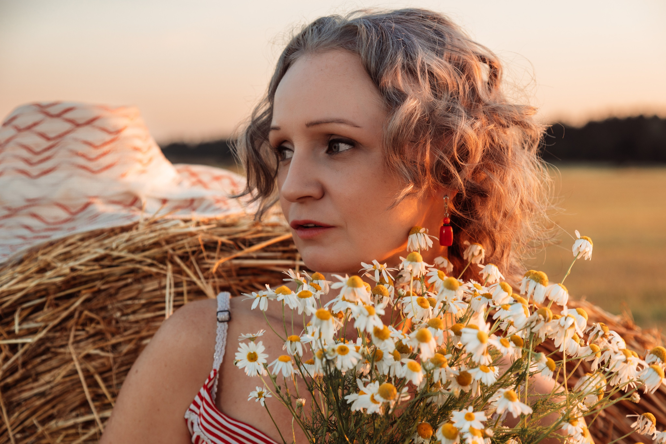 2025-08-03. Анжела на сене