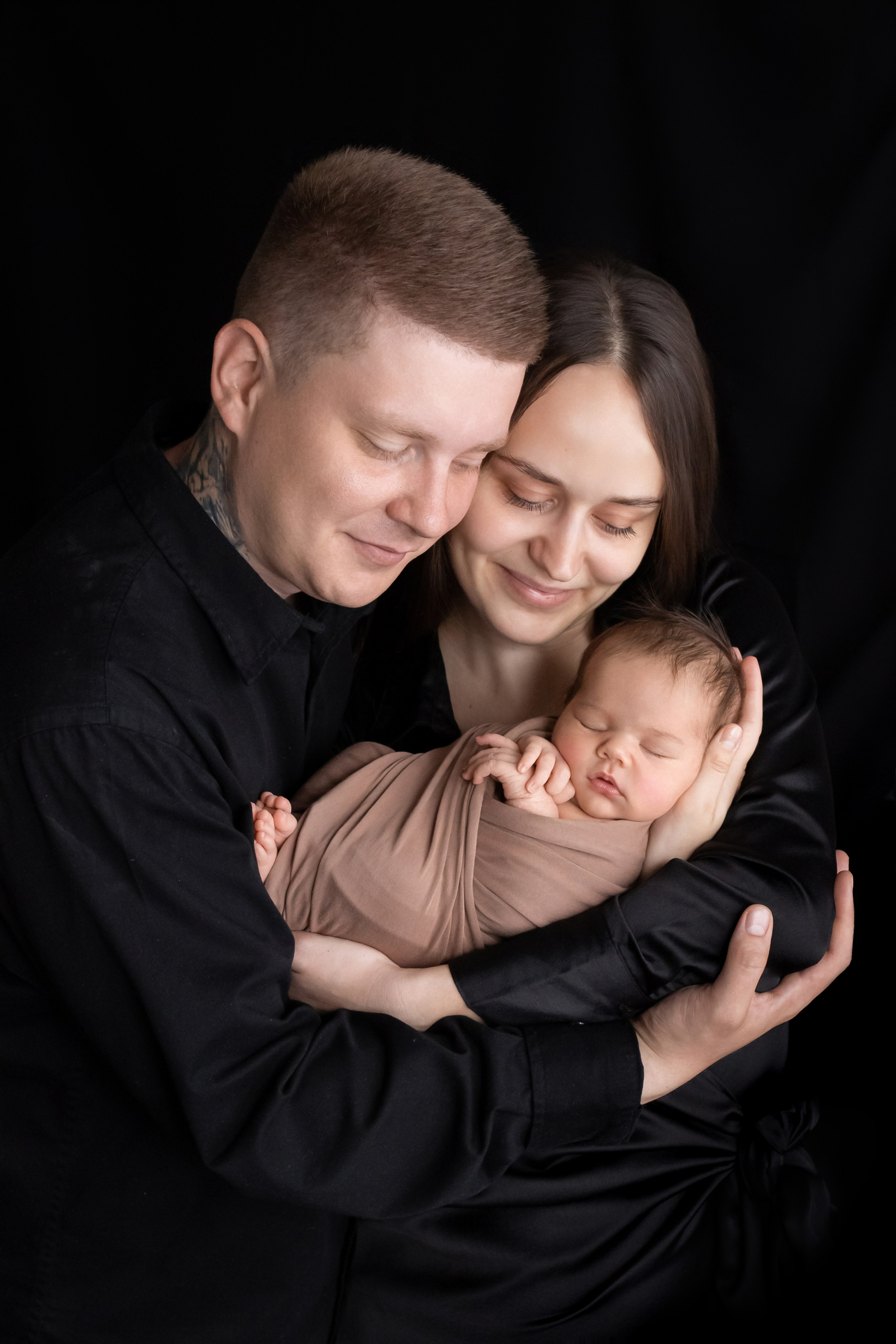 Семейная фотосессия чудесной новорождённой