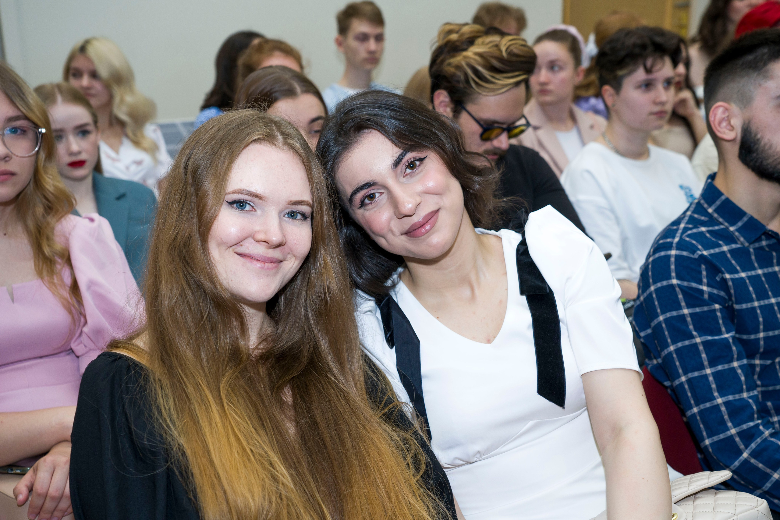 Выпускной в медколледже. Фотограф в Санкт-Петербурге. Репортажная и все съёмки для бизнеса