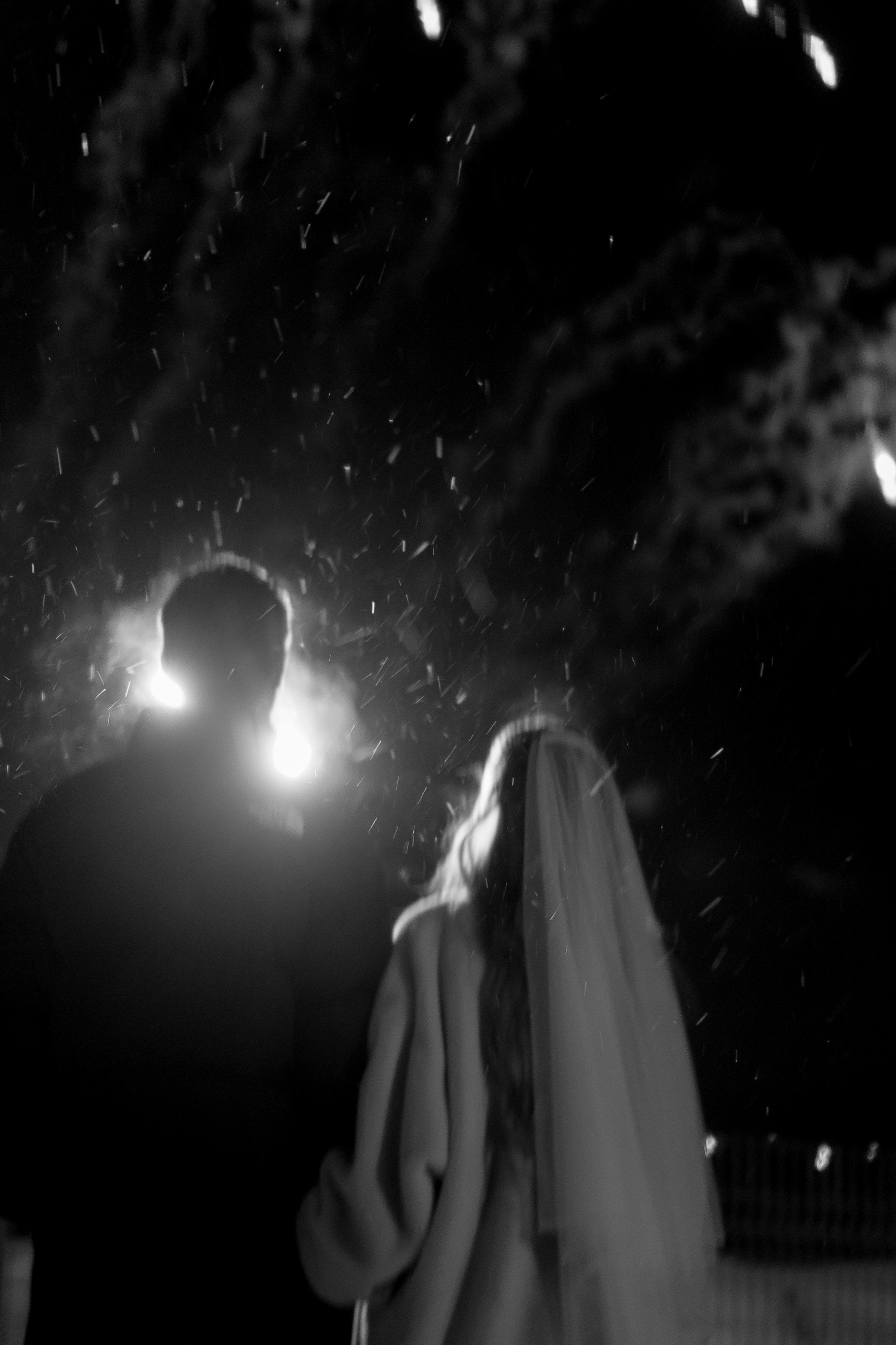 САЛЮТ НА СВАДЕБНОЙ ЦЕРЕМОНИИ (СНЯТО В СИБИРЕ В НИЖНЕВАРТОВСКЕ). Профессиональный фотограф, Санкт-Петербург — Виктория Богомолова