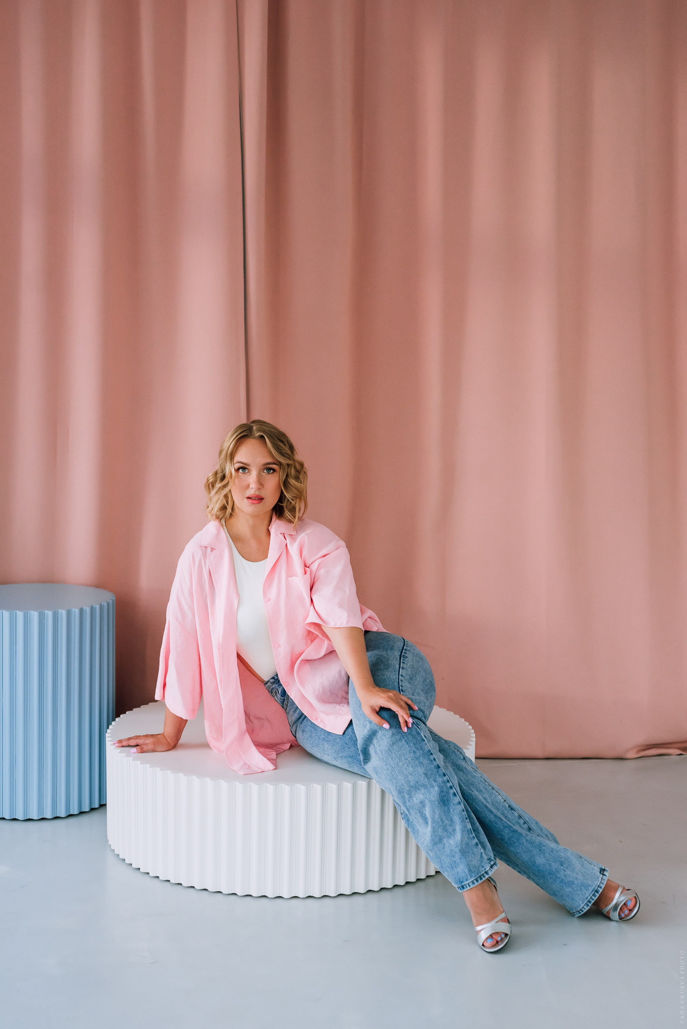 девушка в розовом