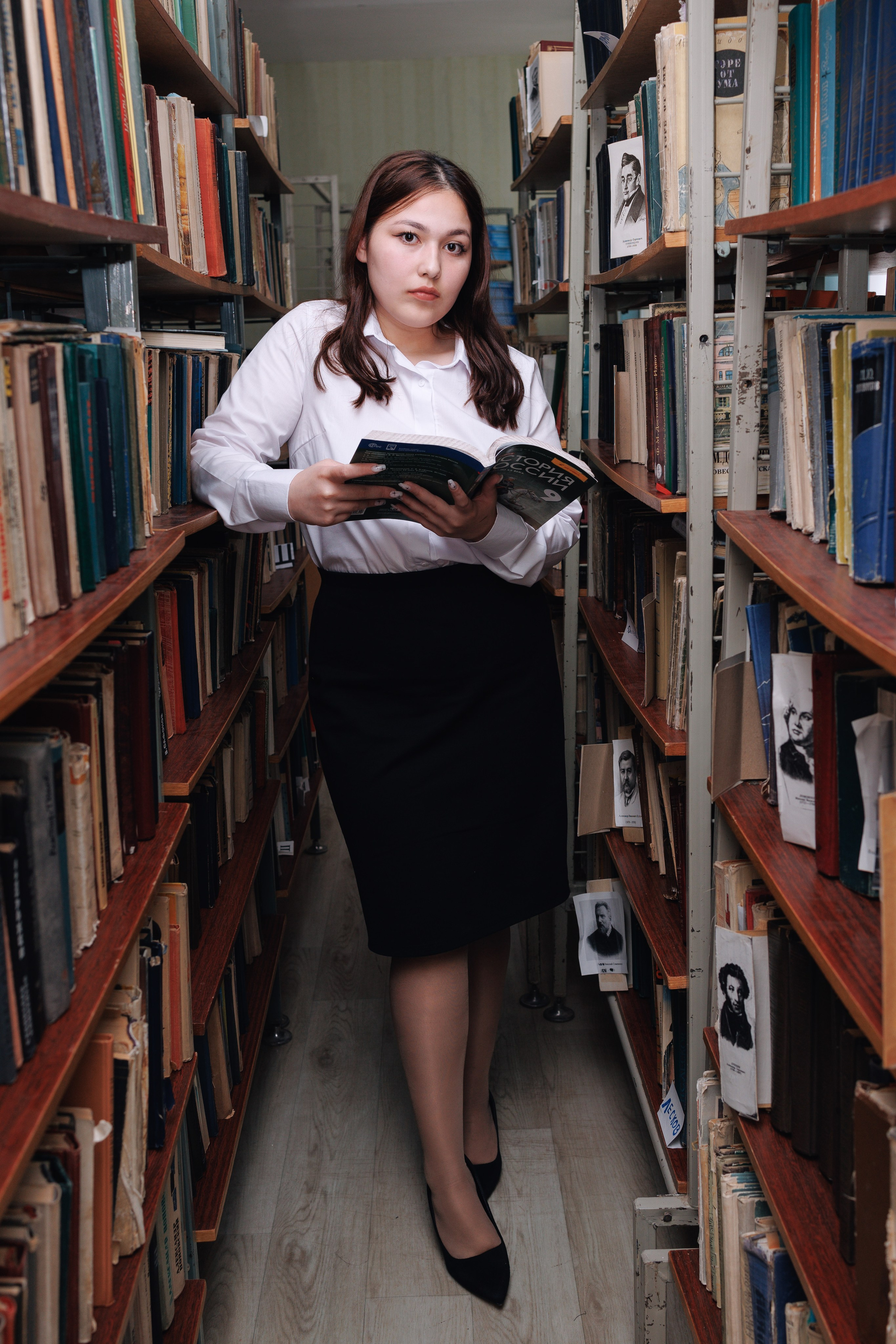 Позы для школьной фотосессии. Фотограф Медногорск Кувандык Оксана Шерехода свадебные, семейные, индивидуальные, школьные фотосессии. Печать фотоальбомов