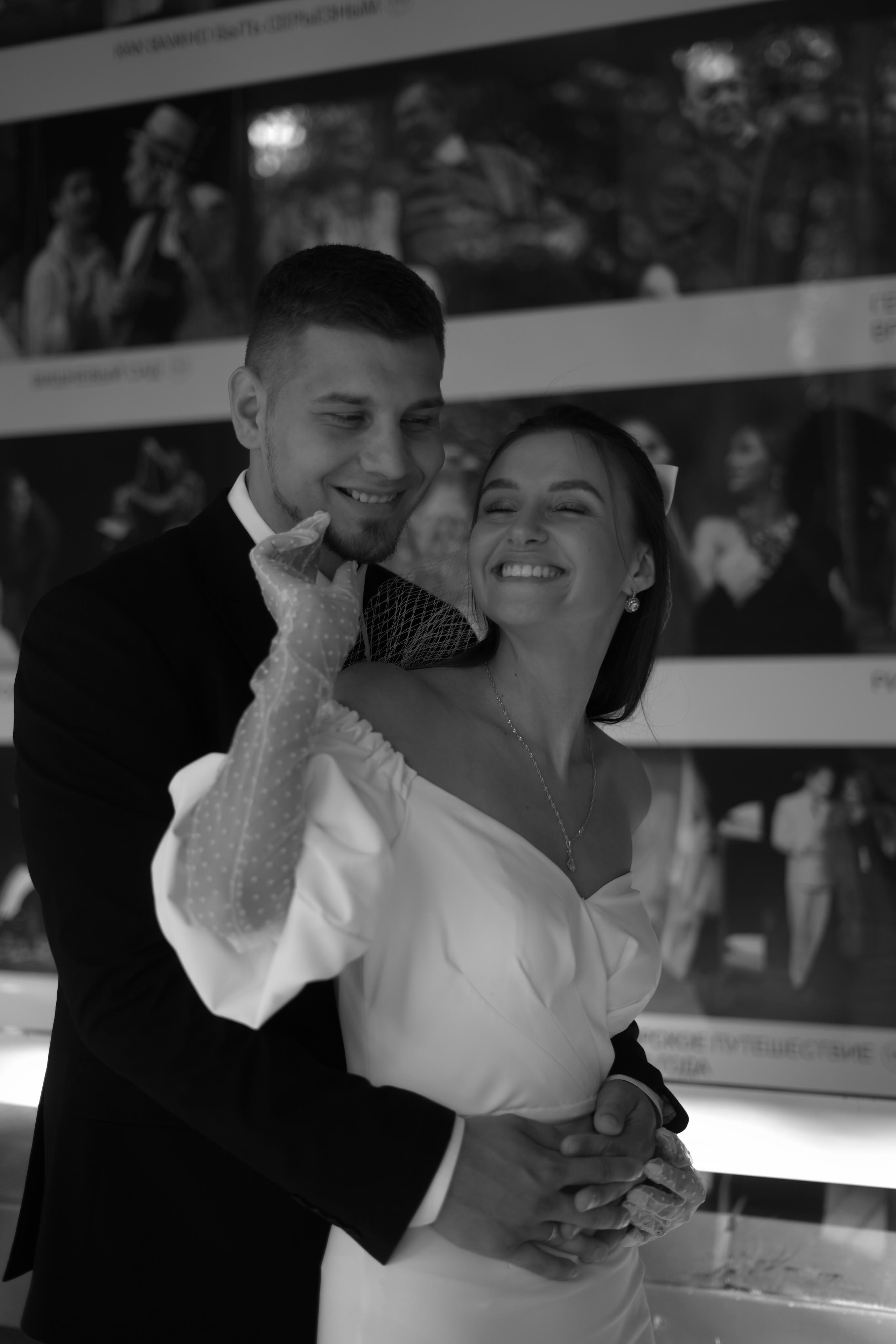 Надежда и Антон. Патриаршие пруды. Свадебный фотограф Марина Попова