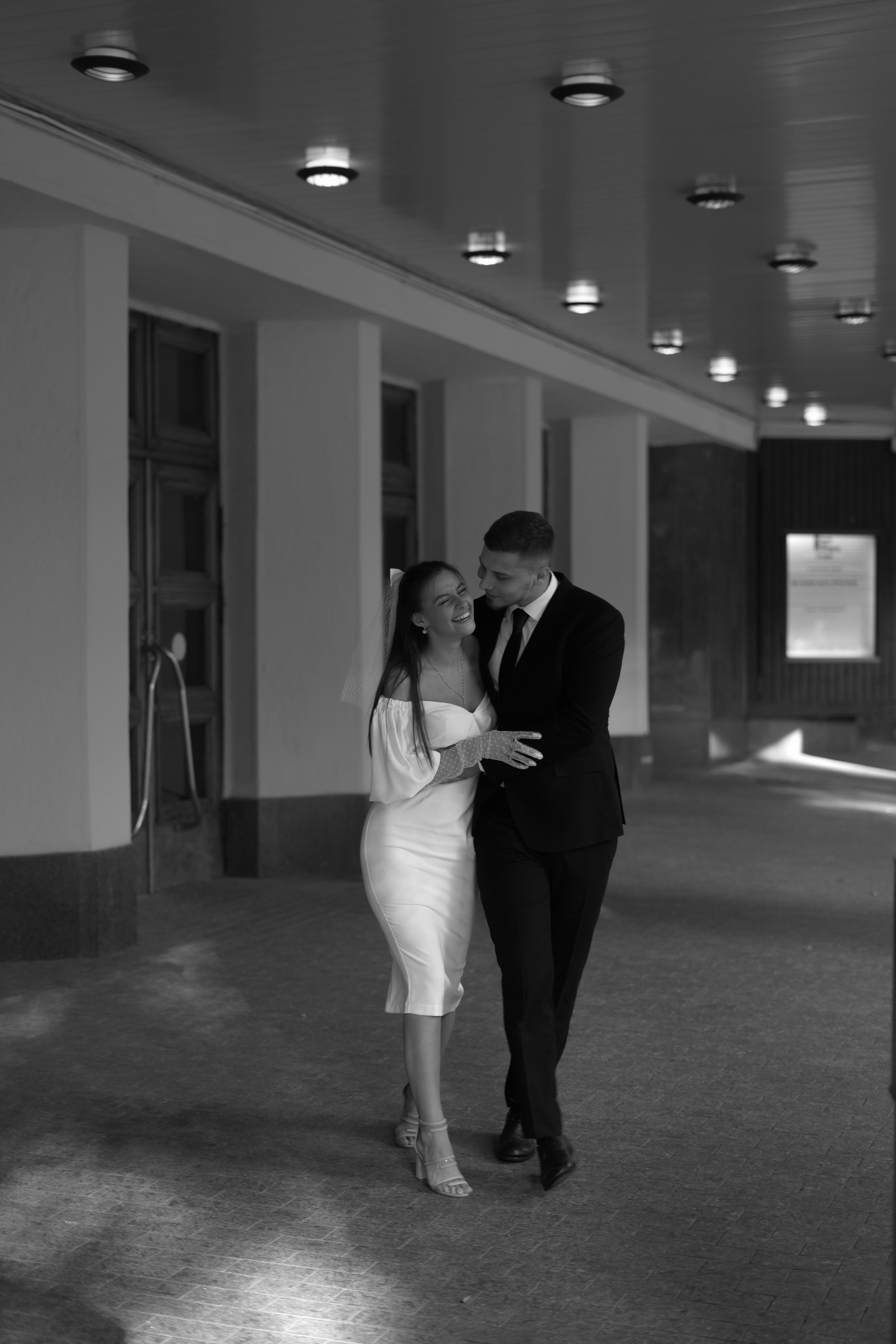 Надежда и Антон. Патриаршие пруды. Свадебный фотограф Марина Попова