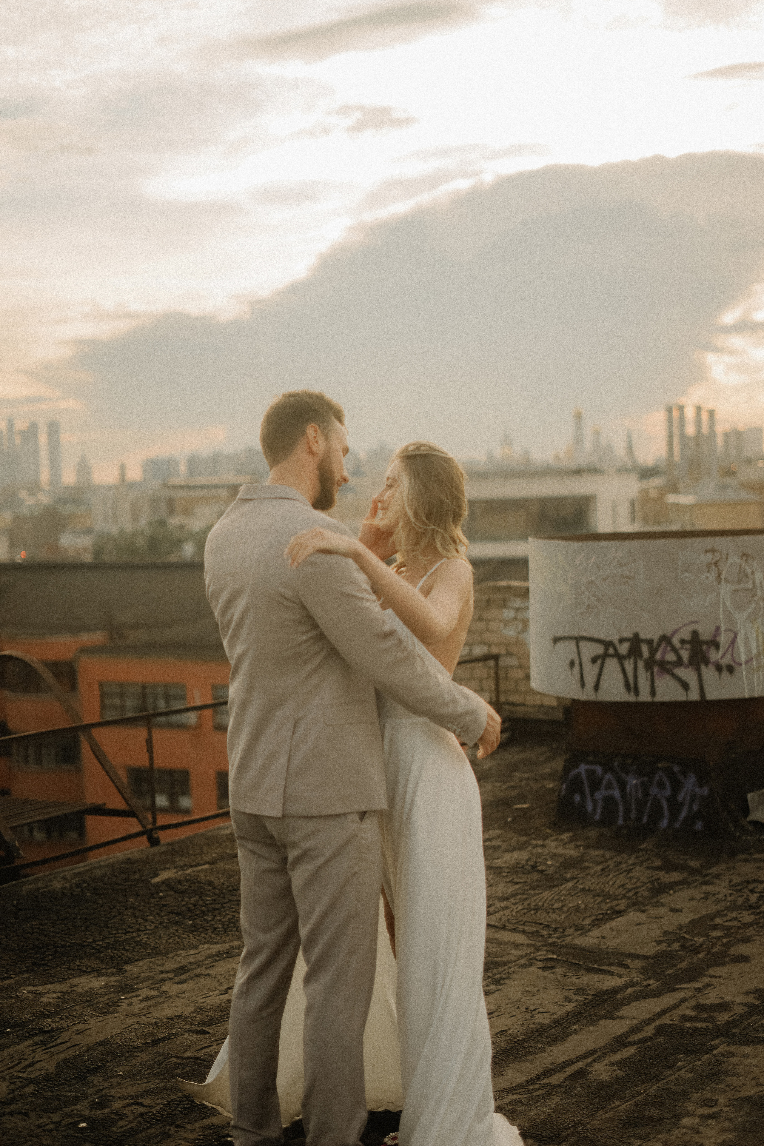 Злата и Илья. Крыша Москвы. Свадебный фотограф Марина Попова