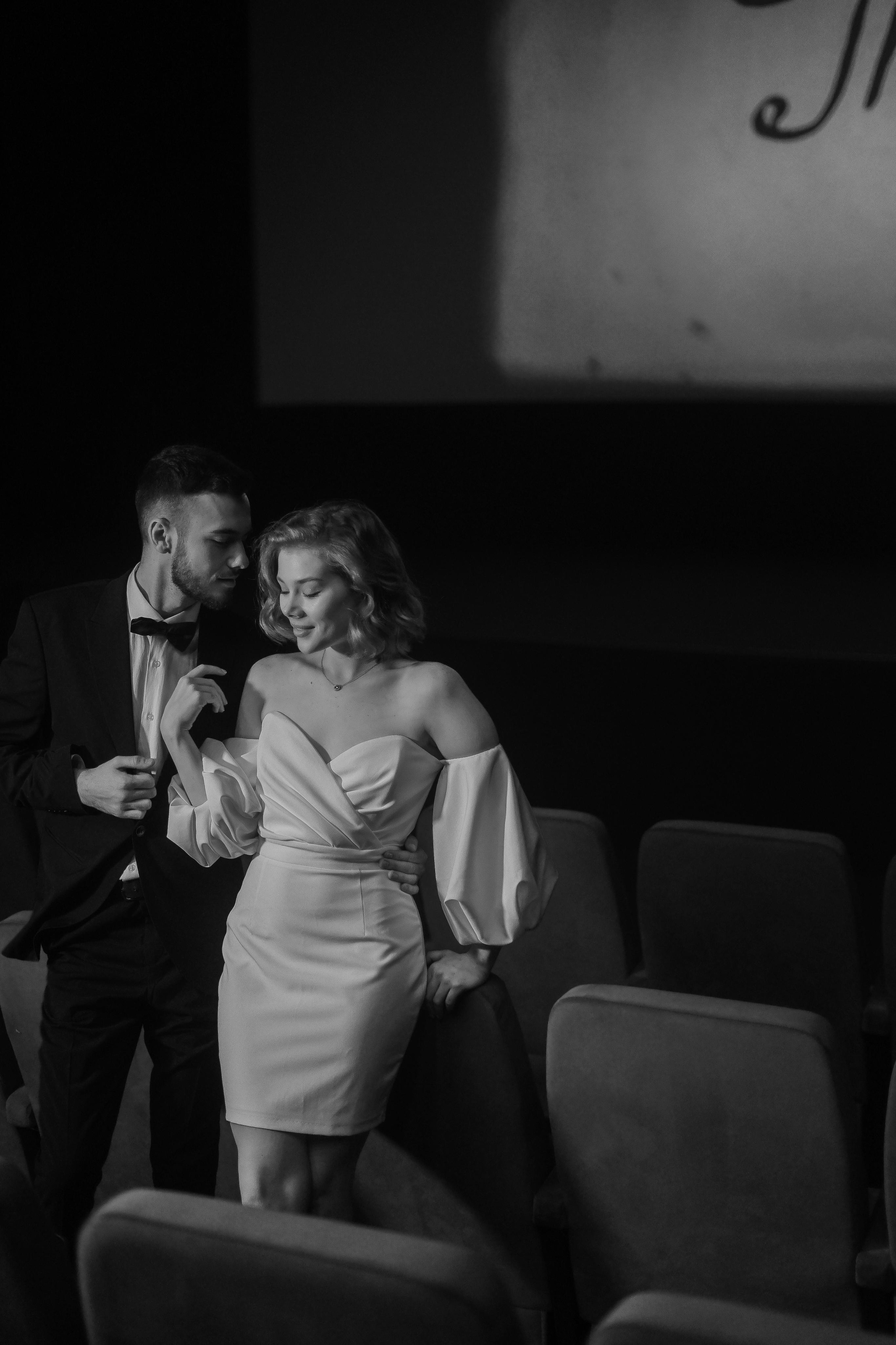 Юлия и Никита. Кинотеатр. Свадебный фотограф Марина Попова