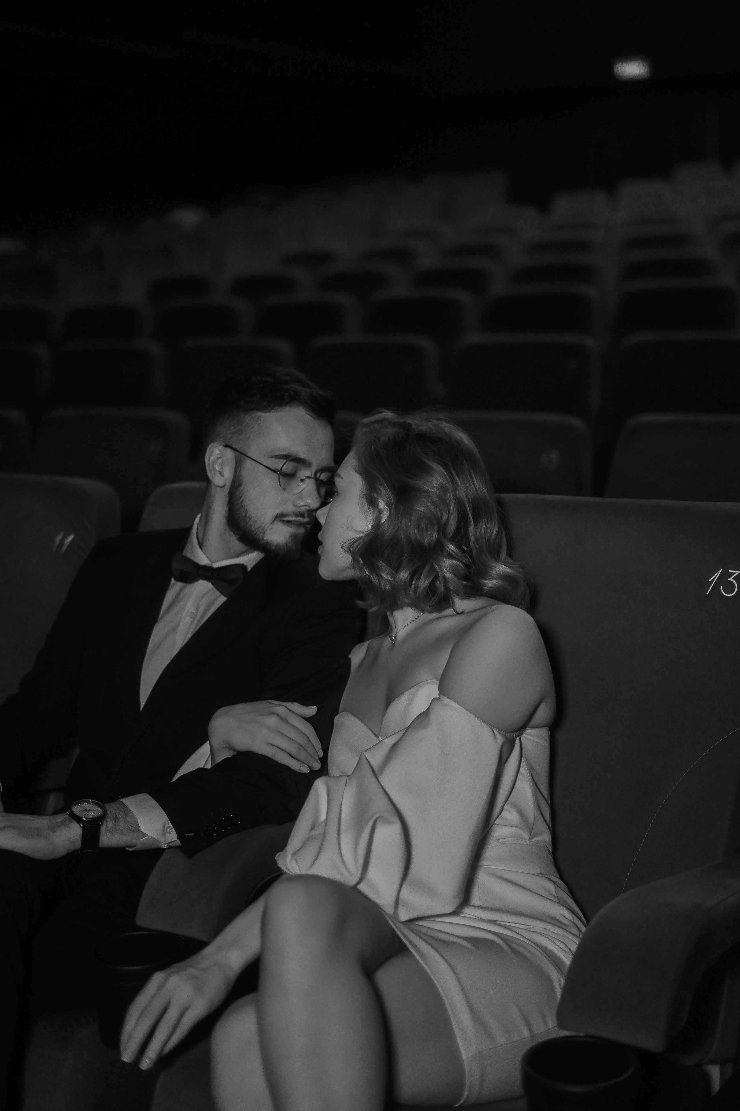 Юлия и Никита. Кинотеатр. Свадебный фотограф Марина Попова