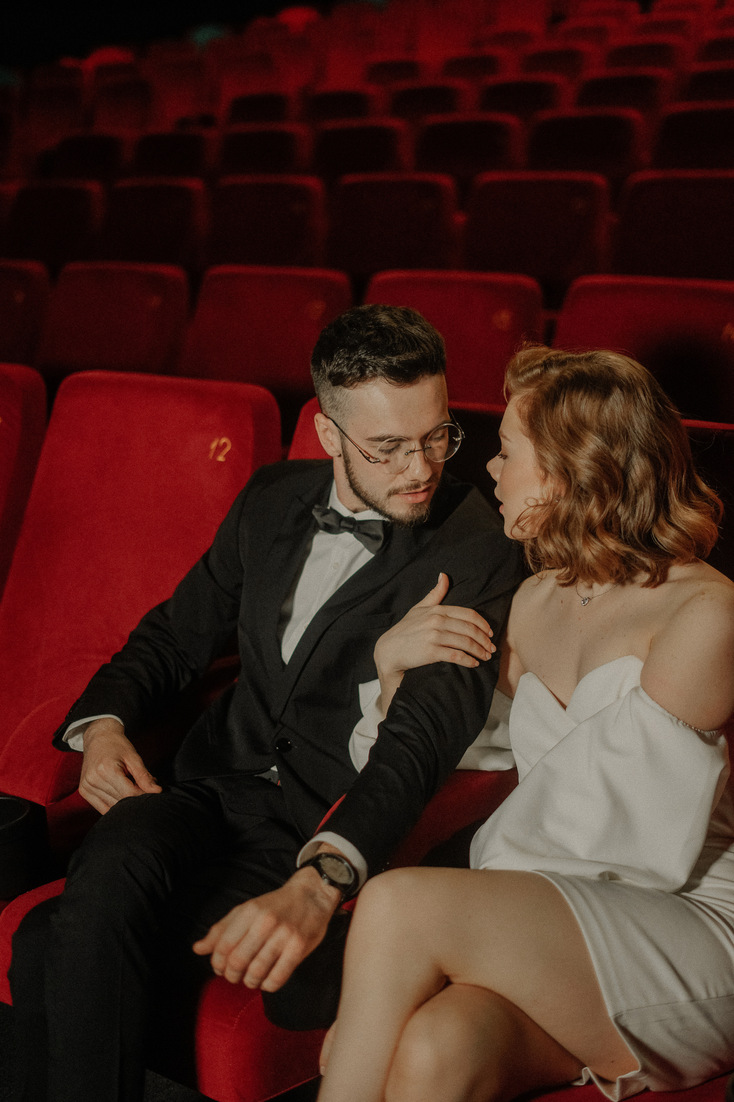 Юлия и Никита. Кинотеатр. Свадебный фотограф Марина Попова