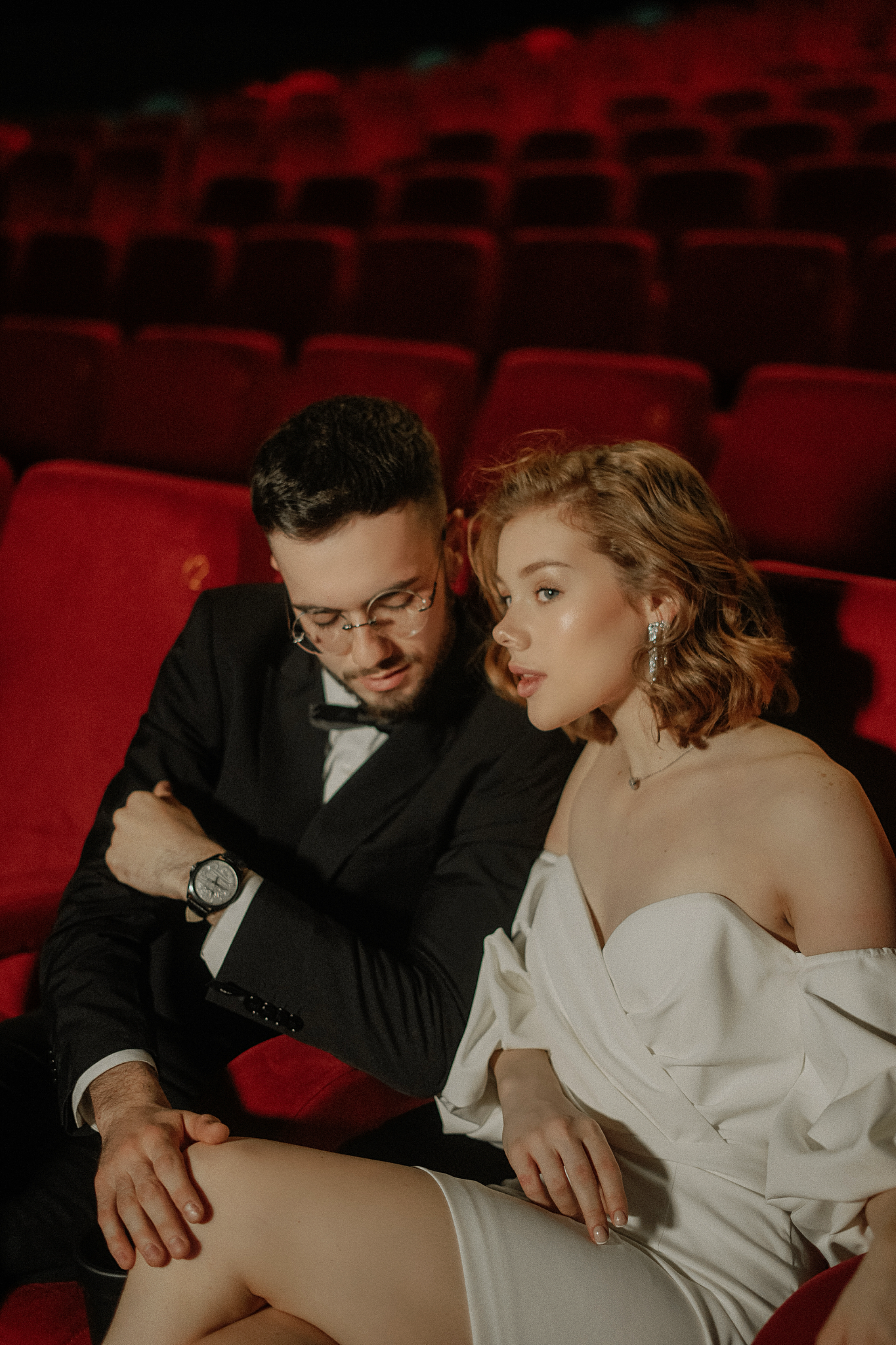 Юлия и Никита. Кинотеатр. Свадебный фотограф Марина Попова