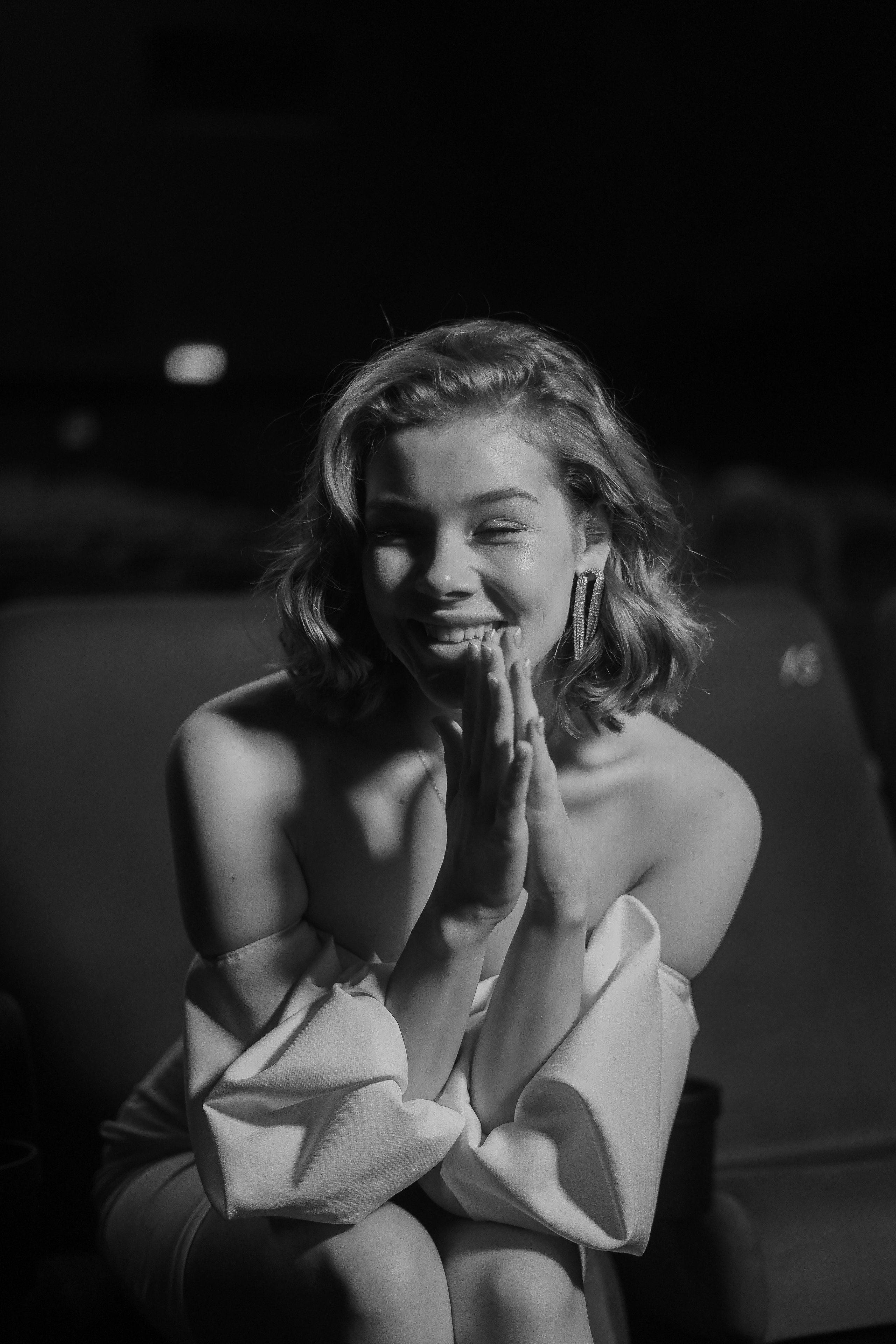 Юлия и Никита. Кинотеатр. Свадебный фотограф Марина Попова