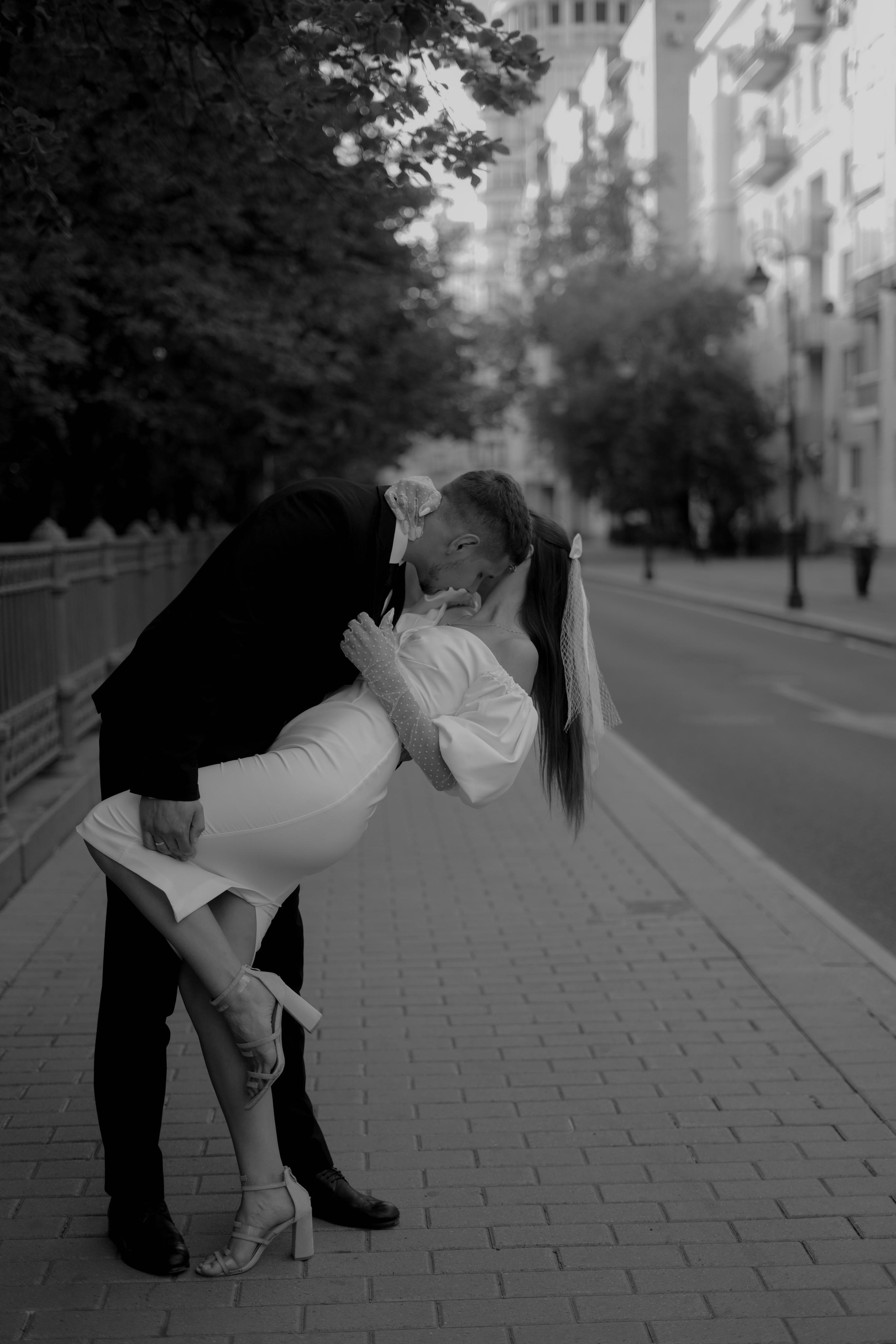 Надежда и Антон. Патриаршие пруды. Свадебный фотограф Марина Попова