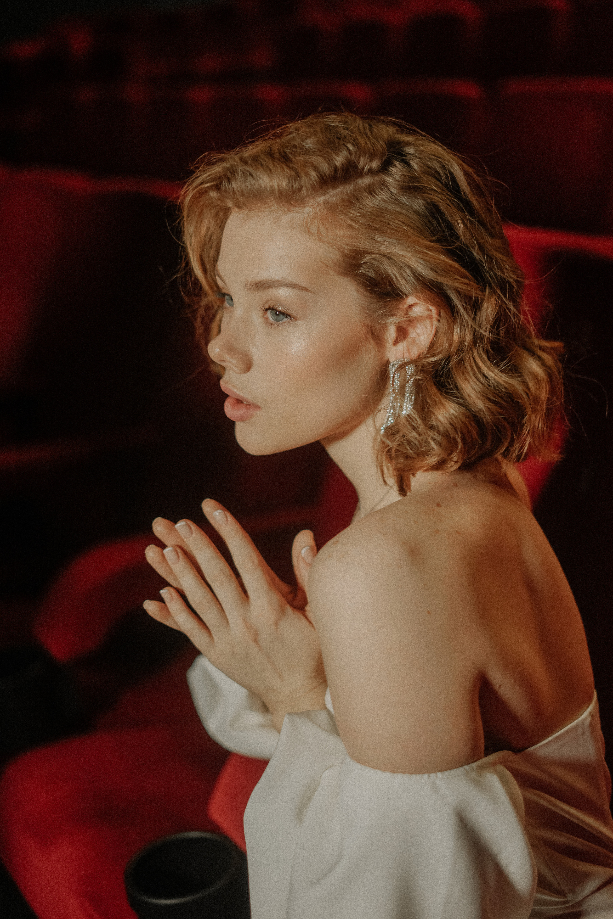 Юлия и Никита. Кинотеатр. Свадебный фотограф Марина Попова