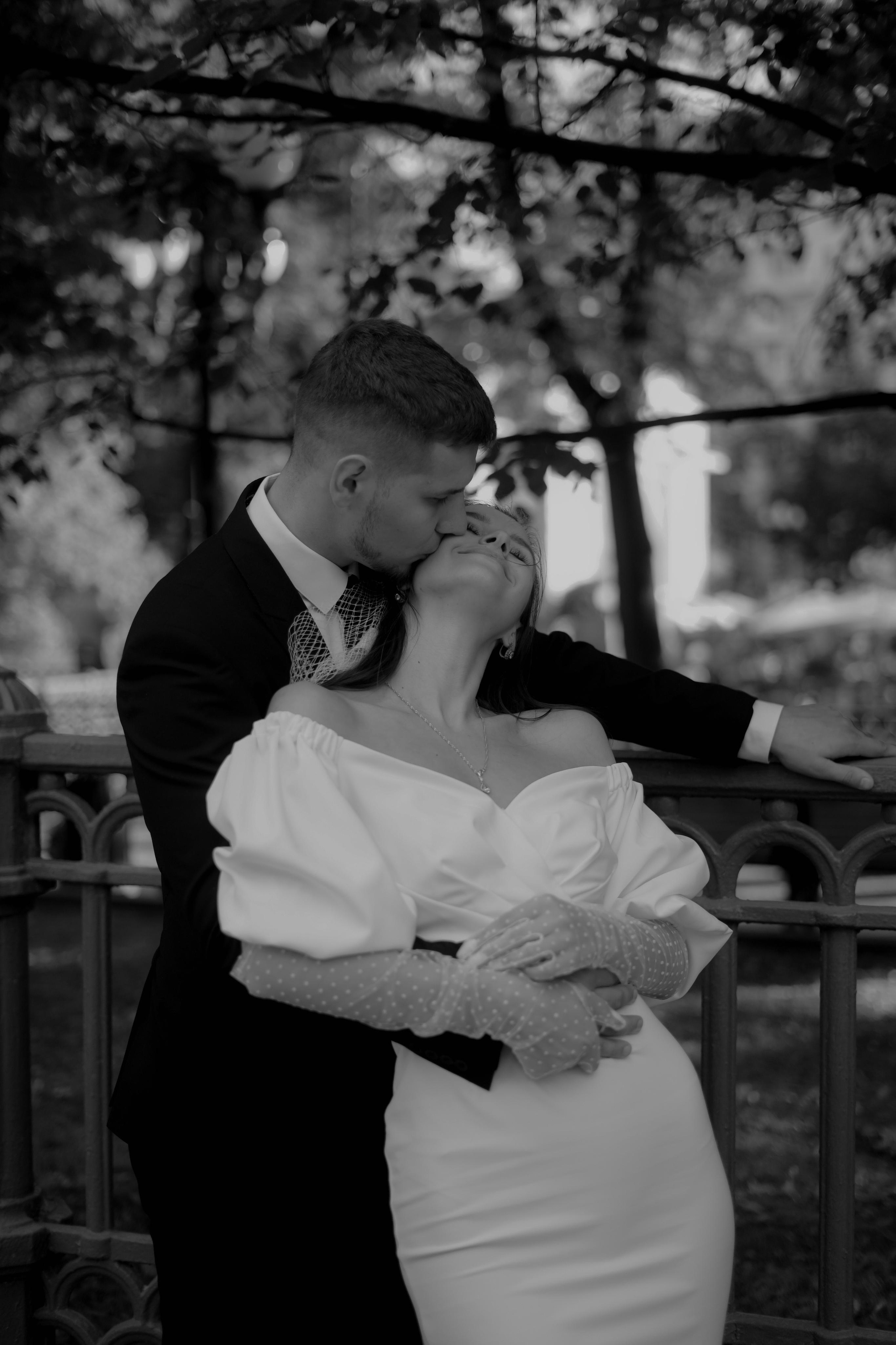 Надежда и Антон. Патриаршие пруды. Свадебный фотограф Марина Попова