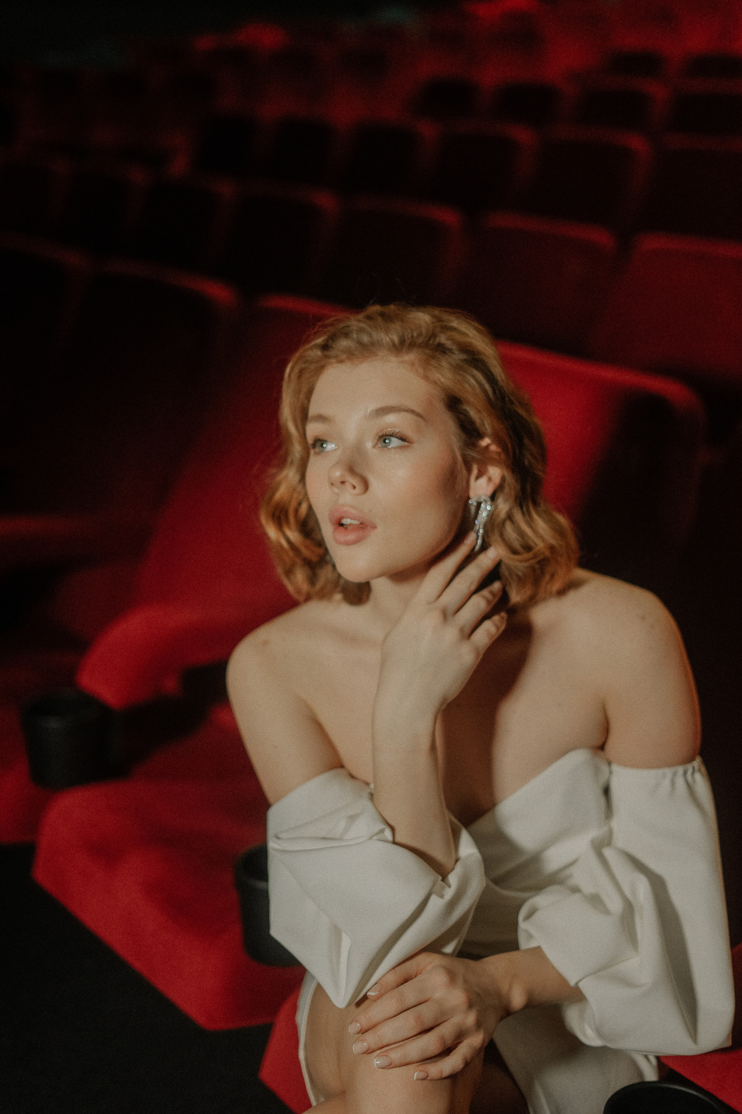 Юлия и Никита. Кинотеатр. Свадебный фотограф Марина Попова