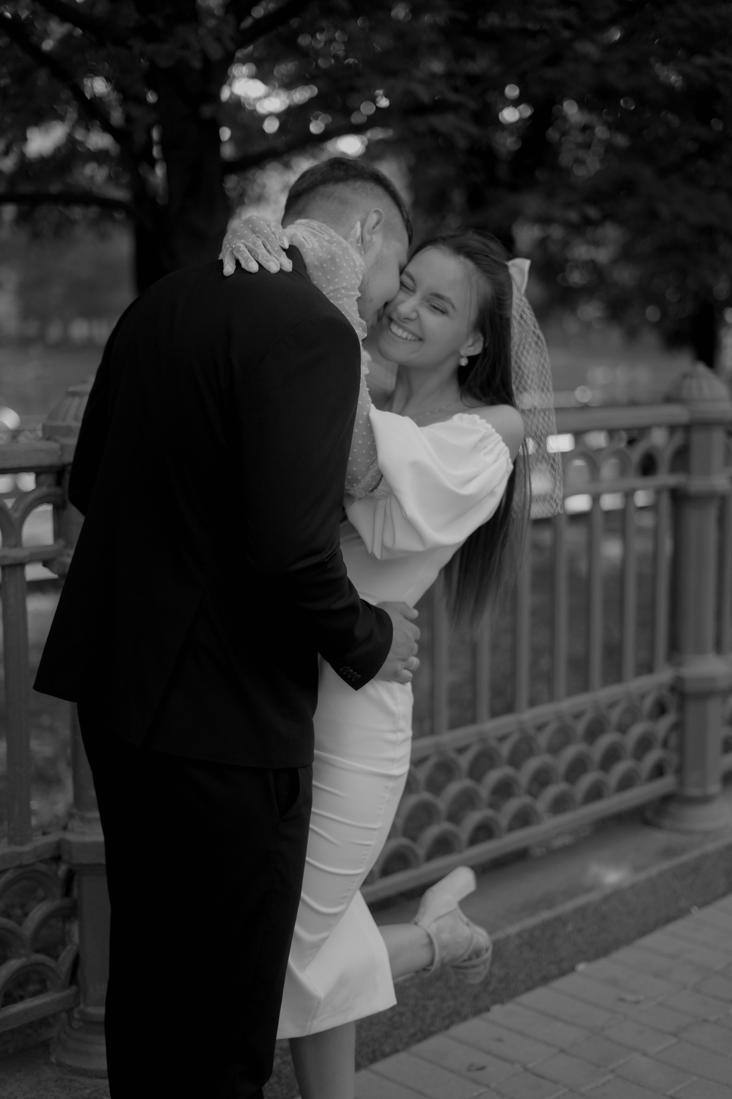 Надежда и Антон. Патриаршие пруды. Свадебный фотограф Марина Попова