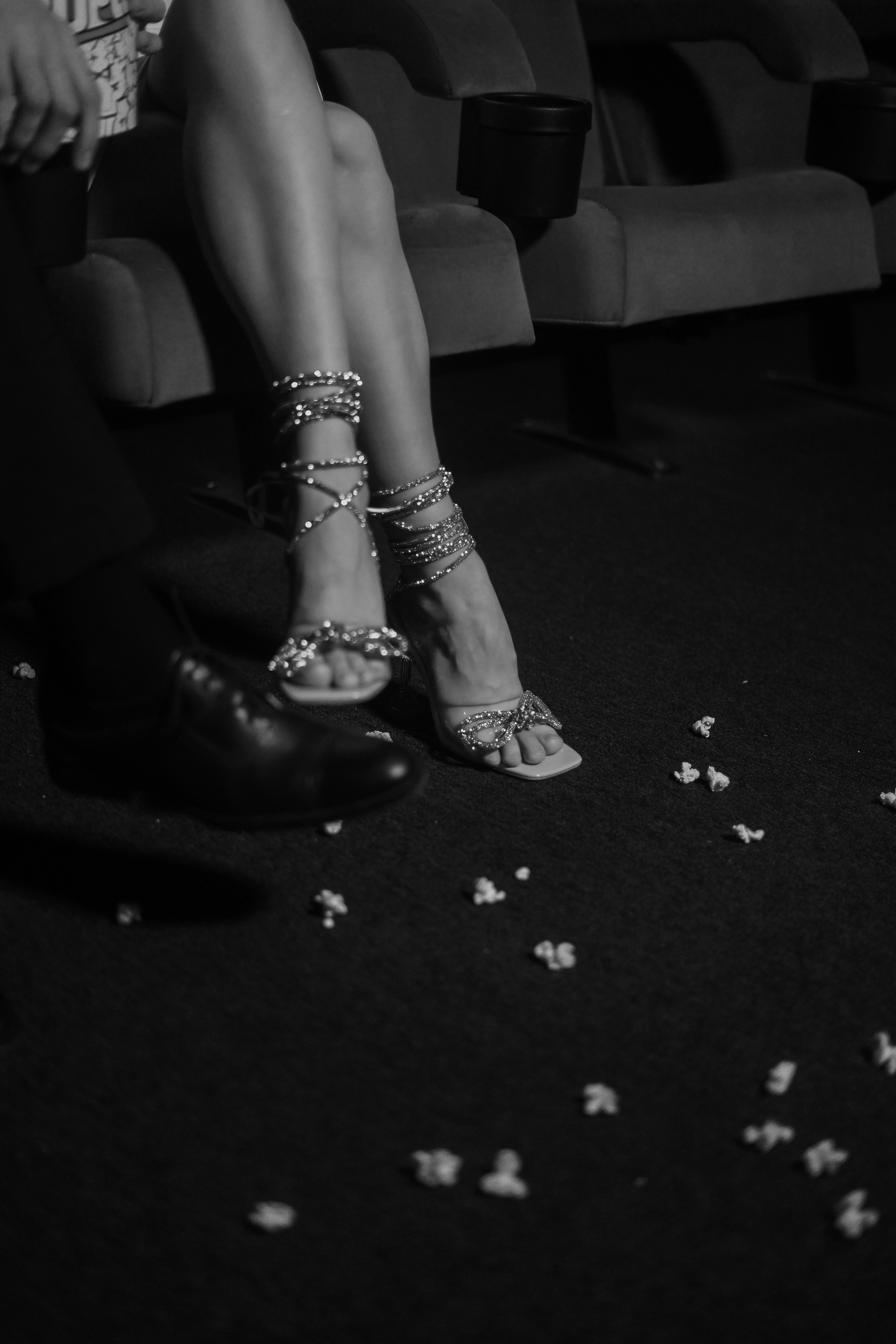 Юлия и Никита. Кинотеатр. Свадебный фотограф Марина Попова