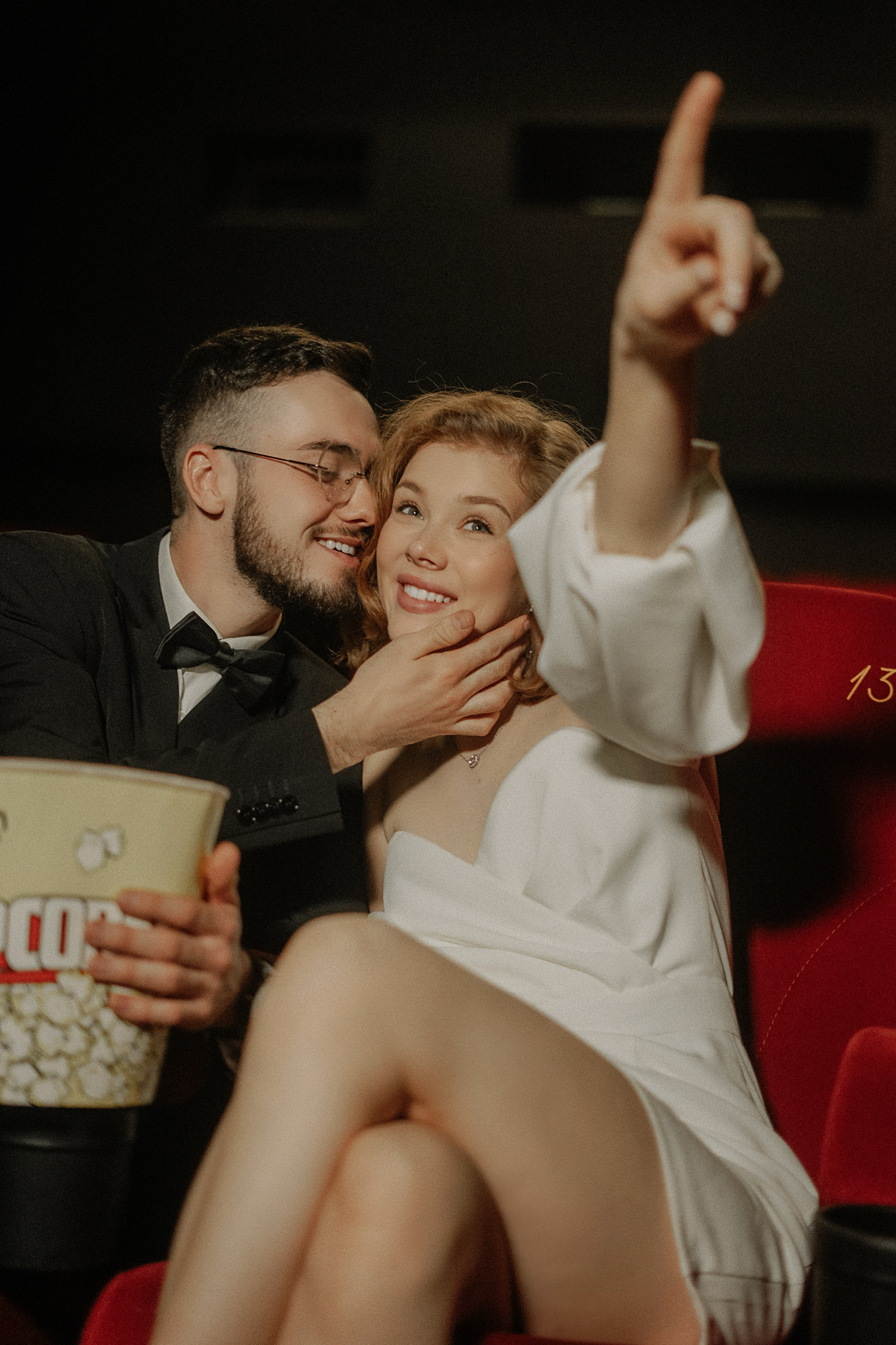 Юлия и Никита. Кинотеатр. Свадебный фотограф Марина Попова