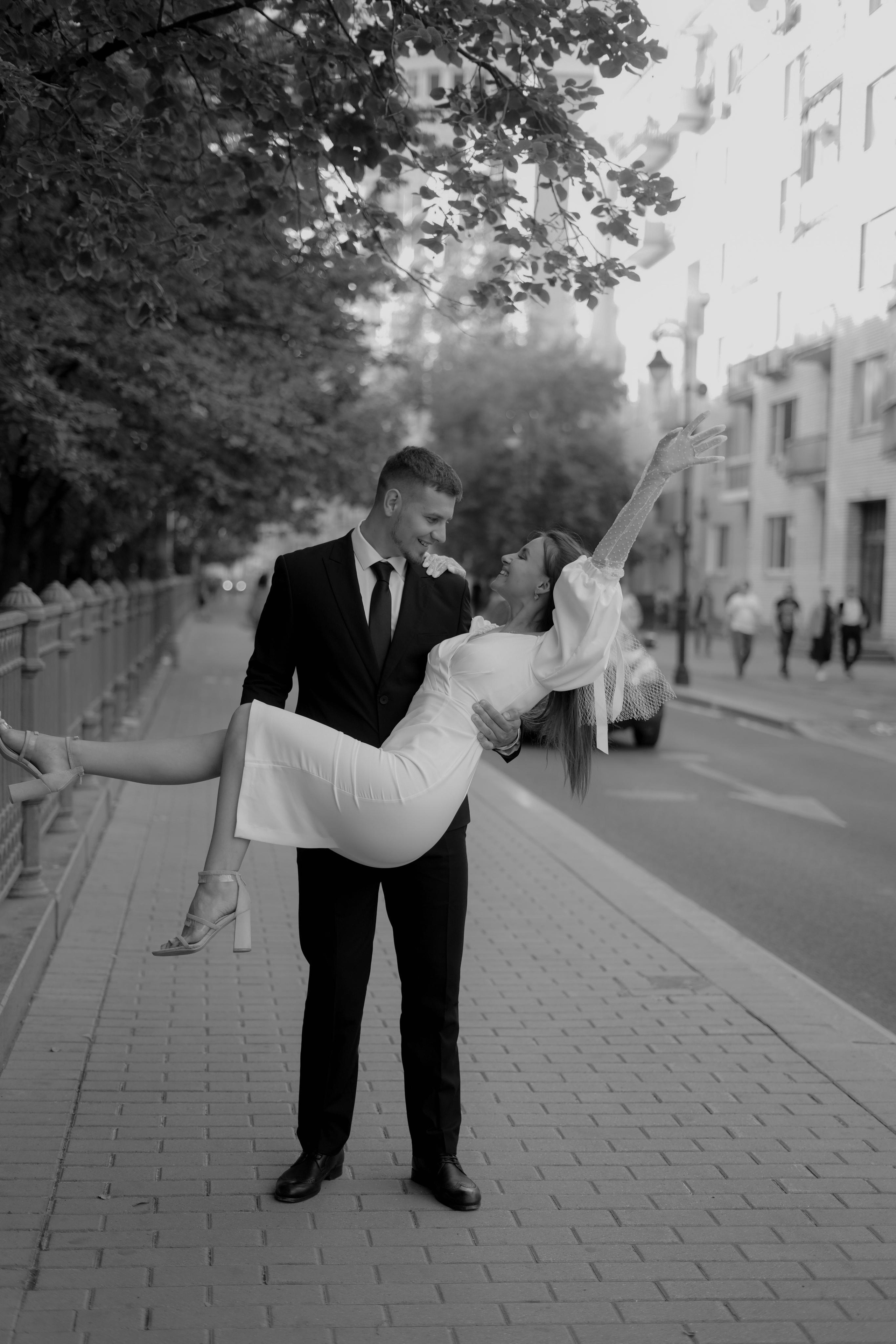 Надежда и Антон. Патриаршие пруды. Свадебный фотограф Марина Попова