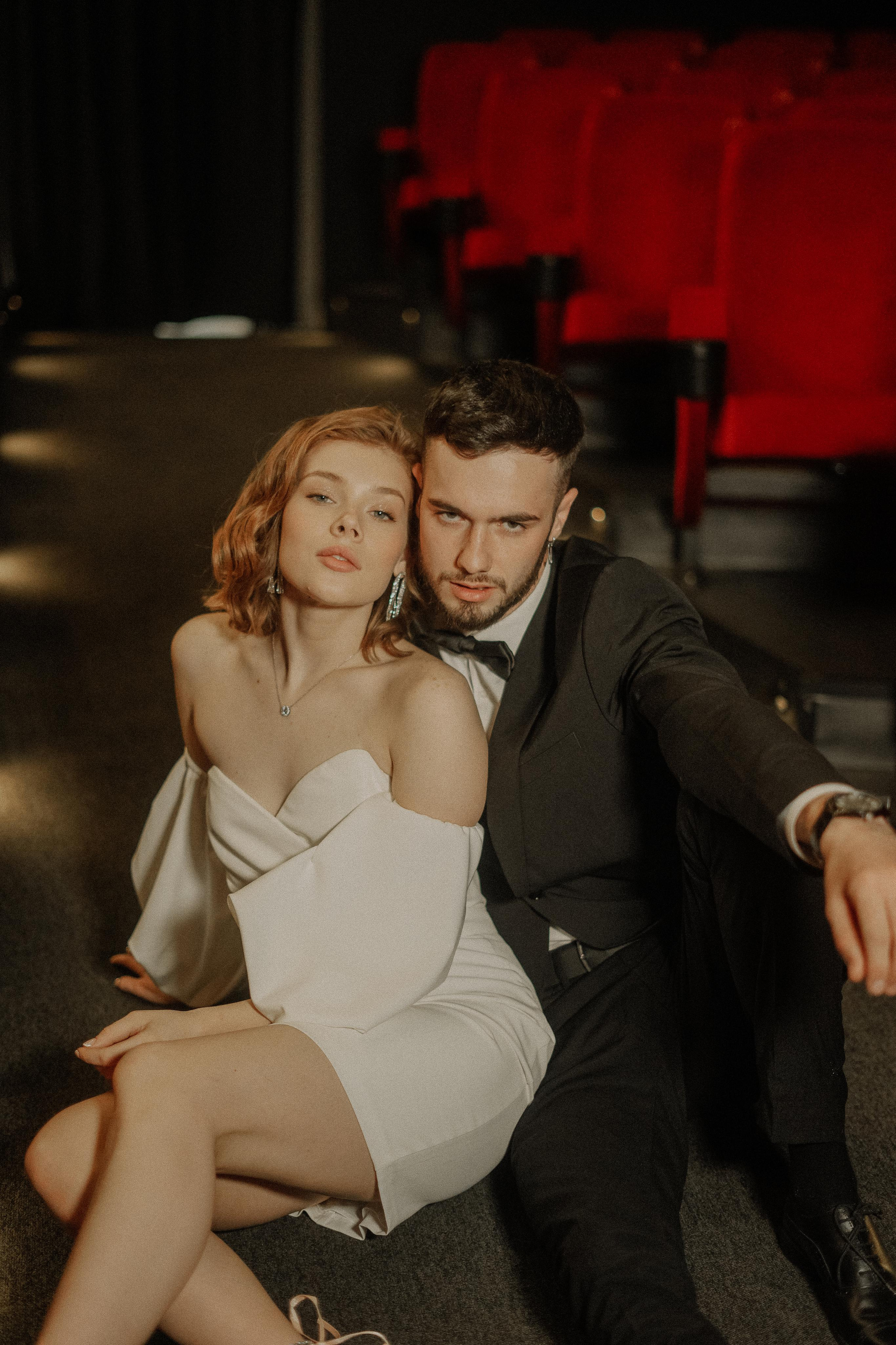 Юлия и Никита. Кинотеатр. Свадебный фотограф Марина Попова