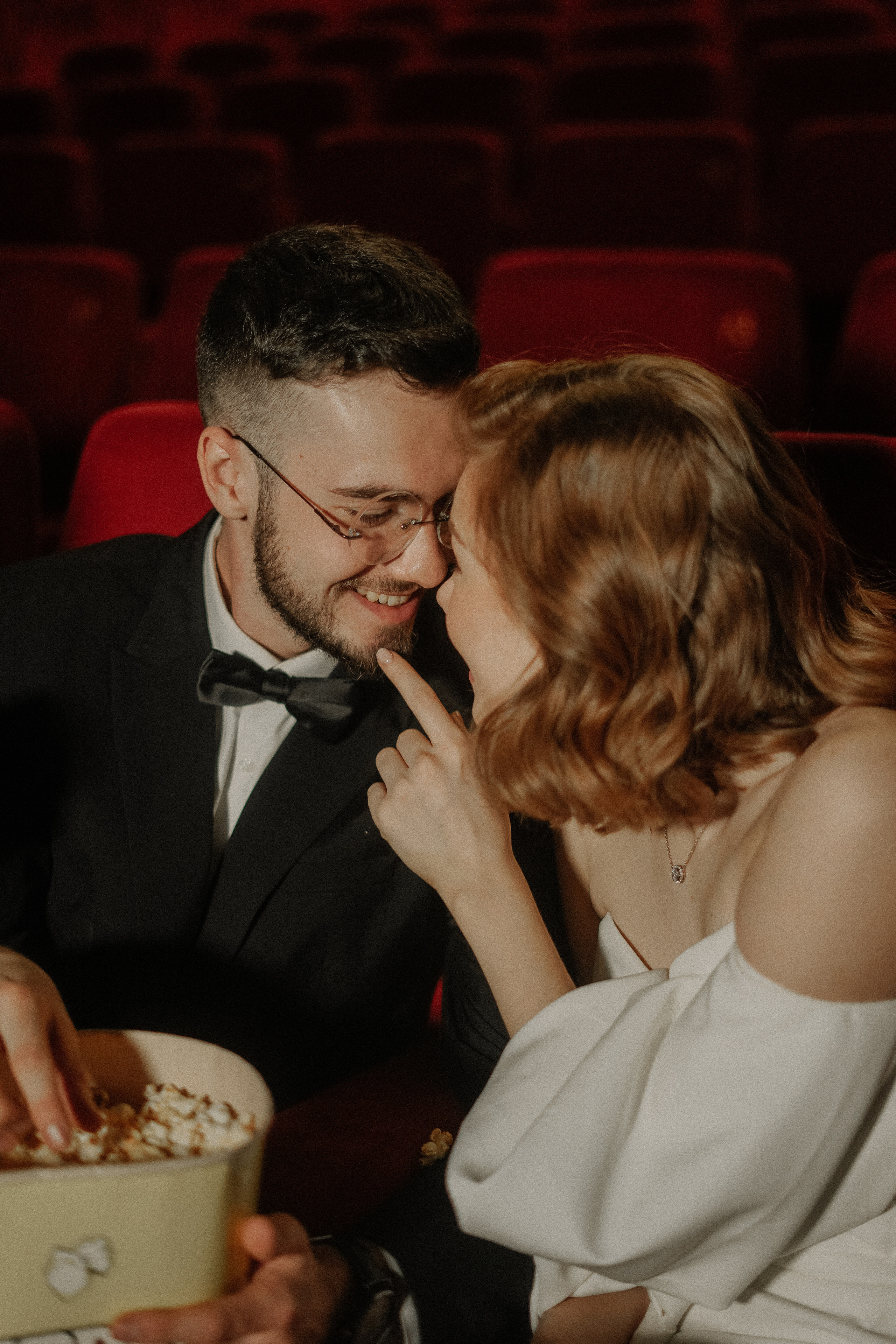 Юлия и Никита. Кинотеатр. Свадебный фотограф Марина Попова