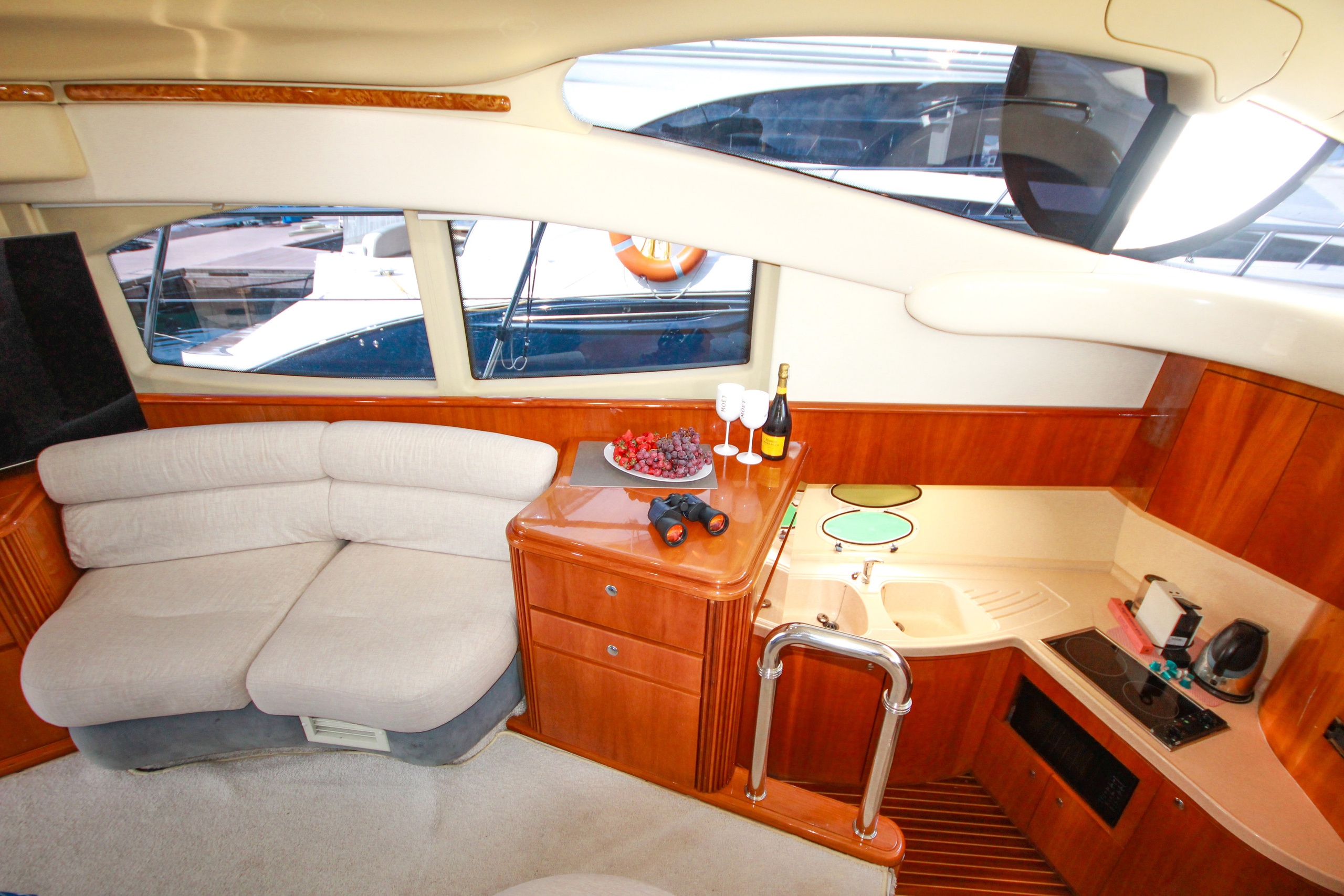 Яхта Санторини Аренда Яхты в Сочи Яхтанаморе YACHTNAMORE YACHTANAMORE